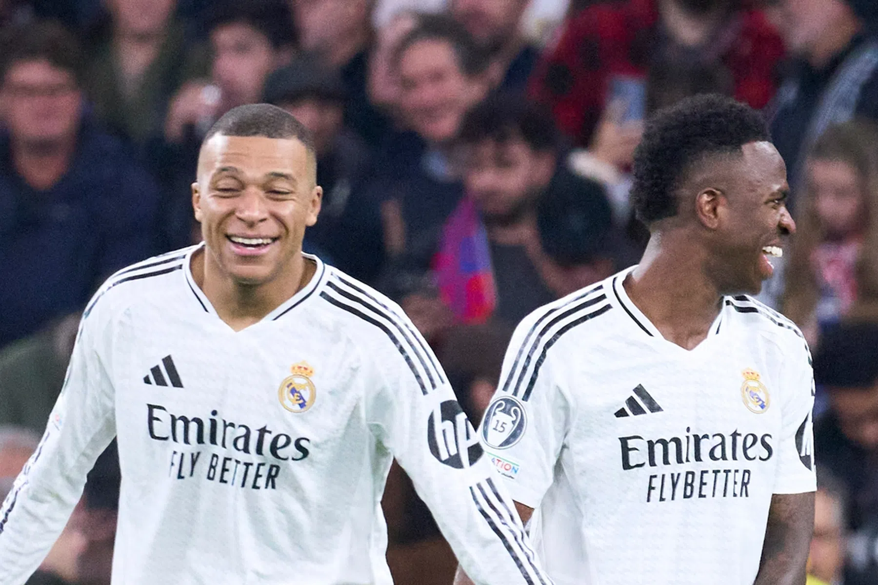 Vinícius stelt zich bescheiden op, Mbappé evenaart Henry