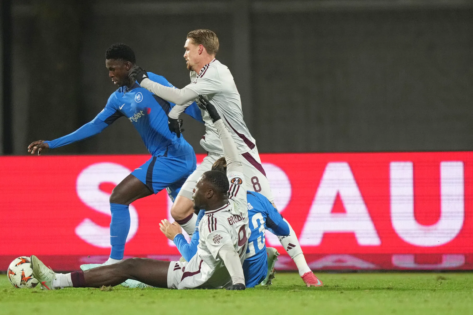Ajax op Rapport: dieprode cijfers na pijnlijke nederlaag tegen RFS