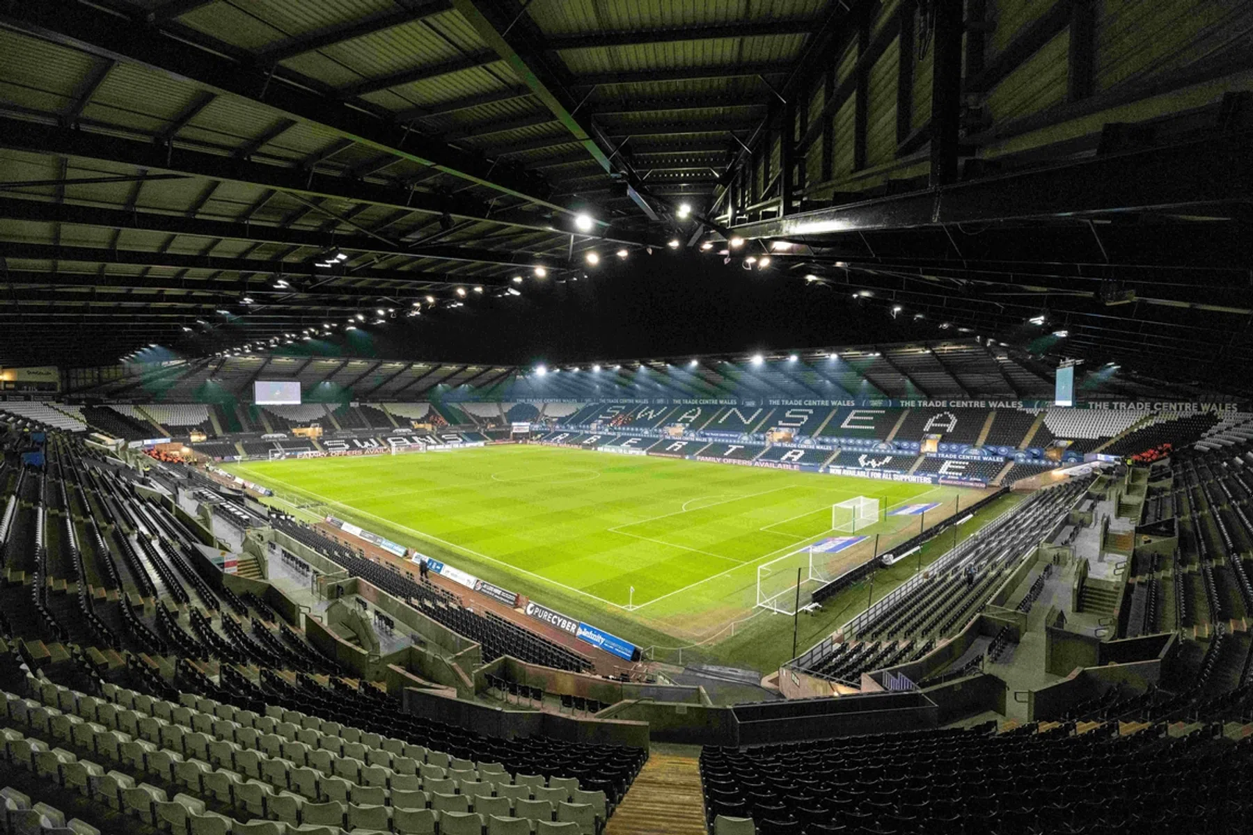 Slinks plan van vier in Engeland actieve clubs uit Wales van de baan