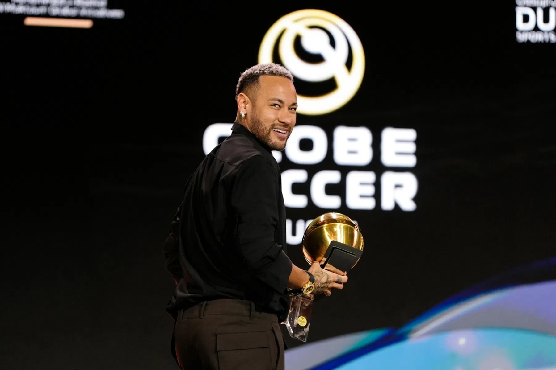 Deco sluit terugkeer bij Barça voor Neymar niet uit, maar gevoel zegt wat anders