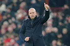 Thumbnail for article: Slot probeerde na afloop van duel met Lille zijn vader te overtuigen