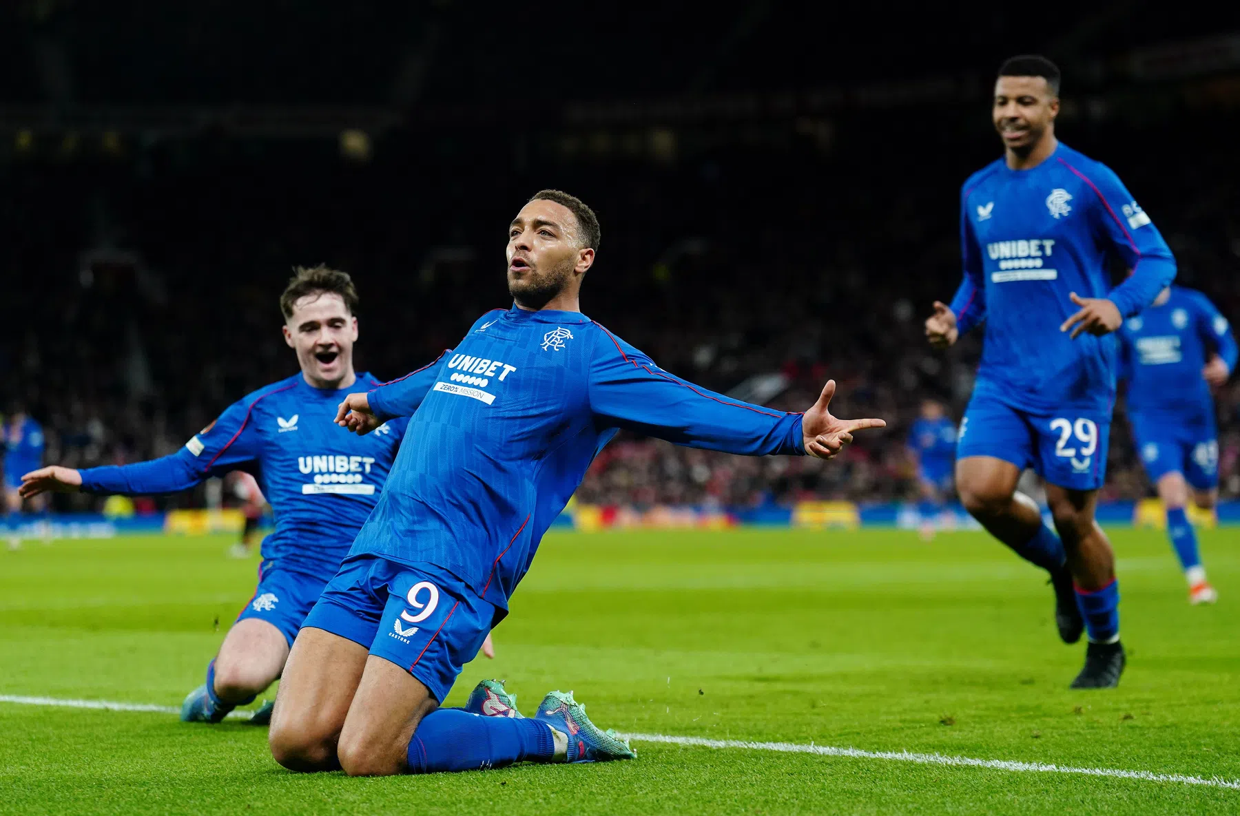 Scorende Dessers trots op jonge ploeg na bijna-stunt op Old Trafford 