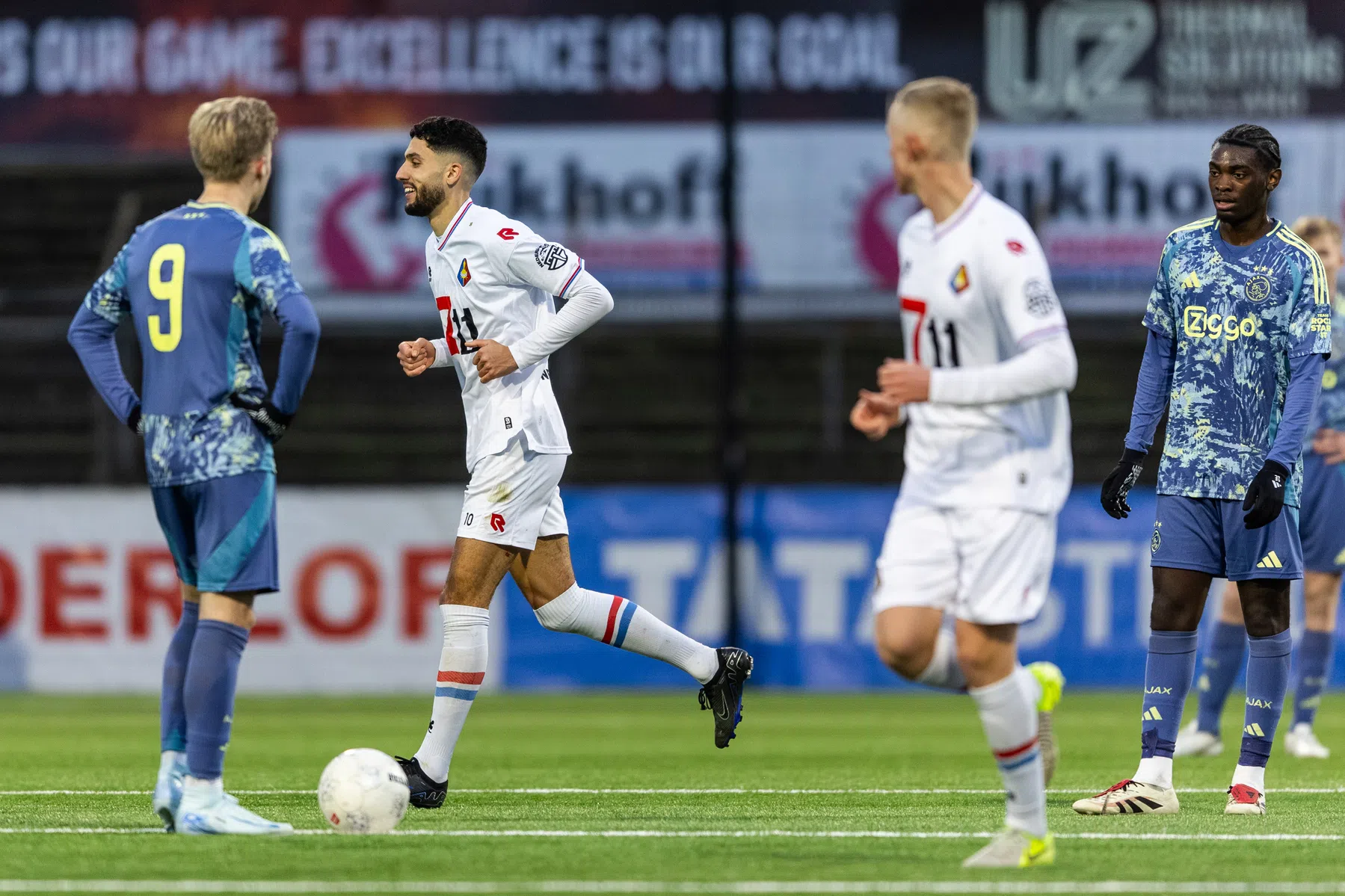 Gewilde Eddahchouri weer alleen topscorer na dubbelslag tegen Jong Ajax