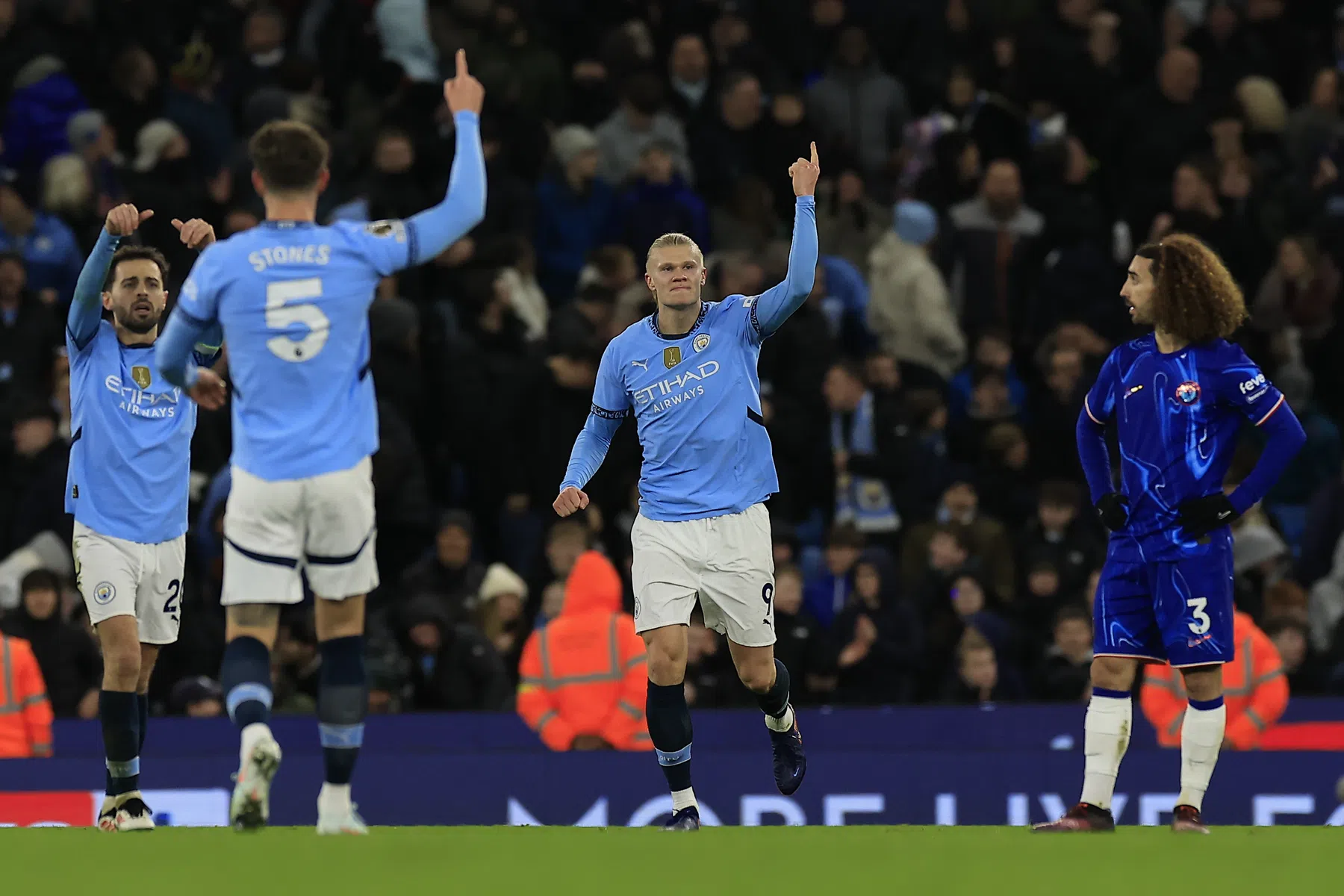 Sánchez schuttert opnieuw: Man City maakt grote sprong op de ranglijst
