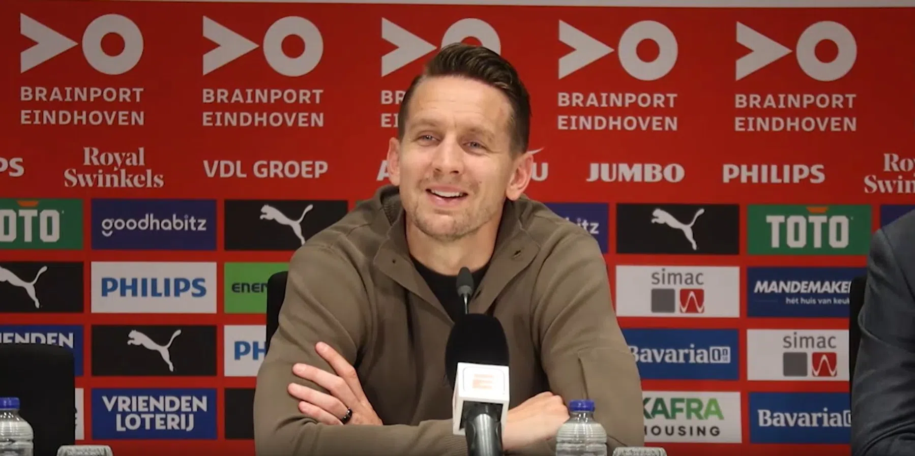 De Jong kijkt uit naar weerzien met Gakpo: 'Hij heeft iets speciaals'