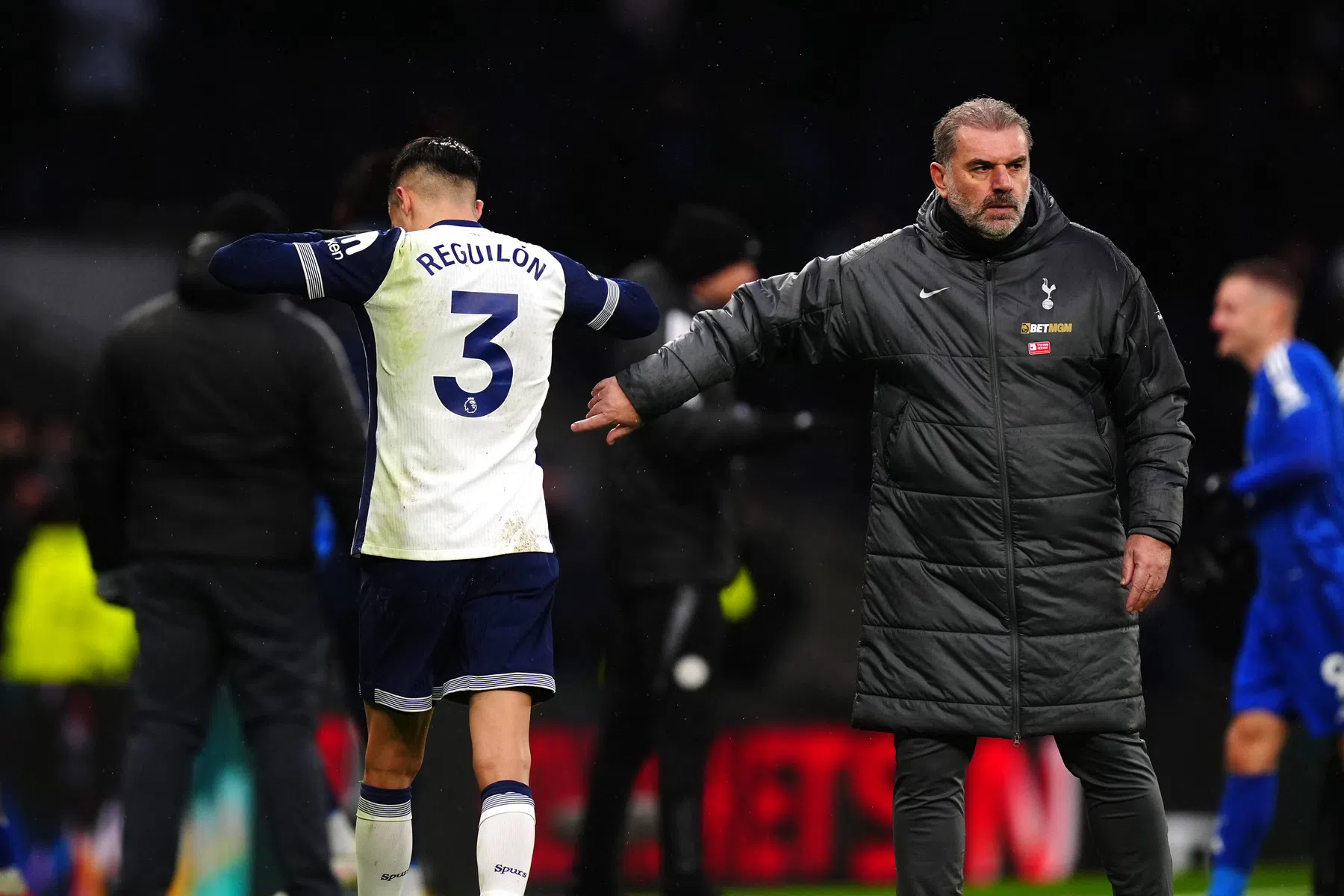 Postecoglou legt uit waar hij nog hoop uit put in megacrisis