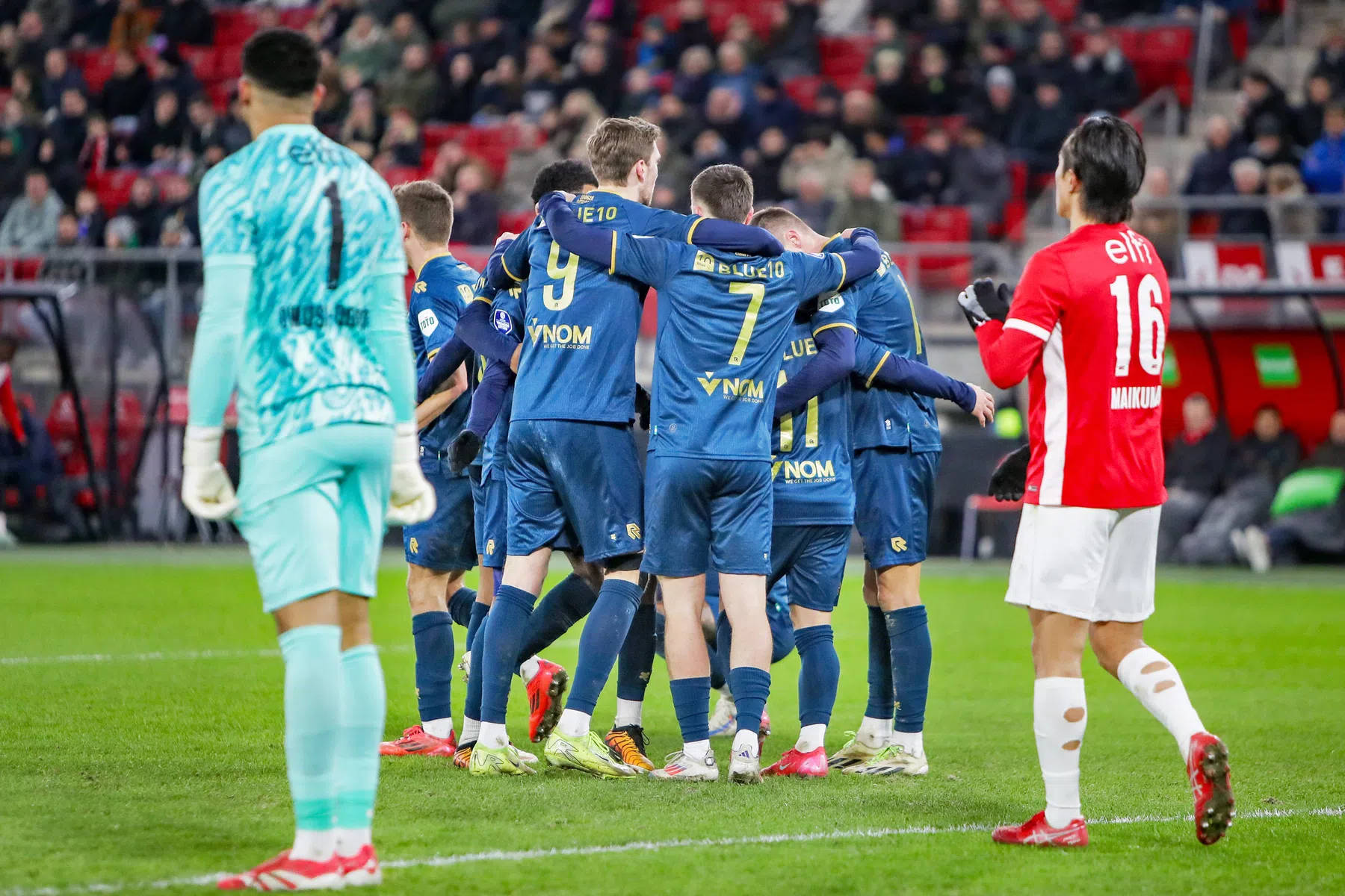 Steijn heeft eerste Sparta-zege te pakken na krankzinnige slotfase in Alkmaar