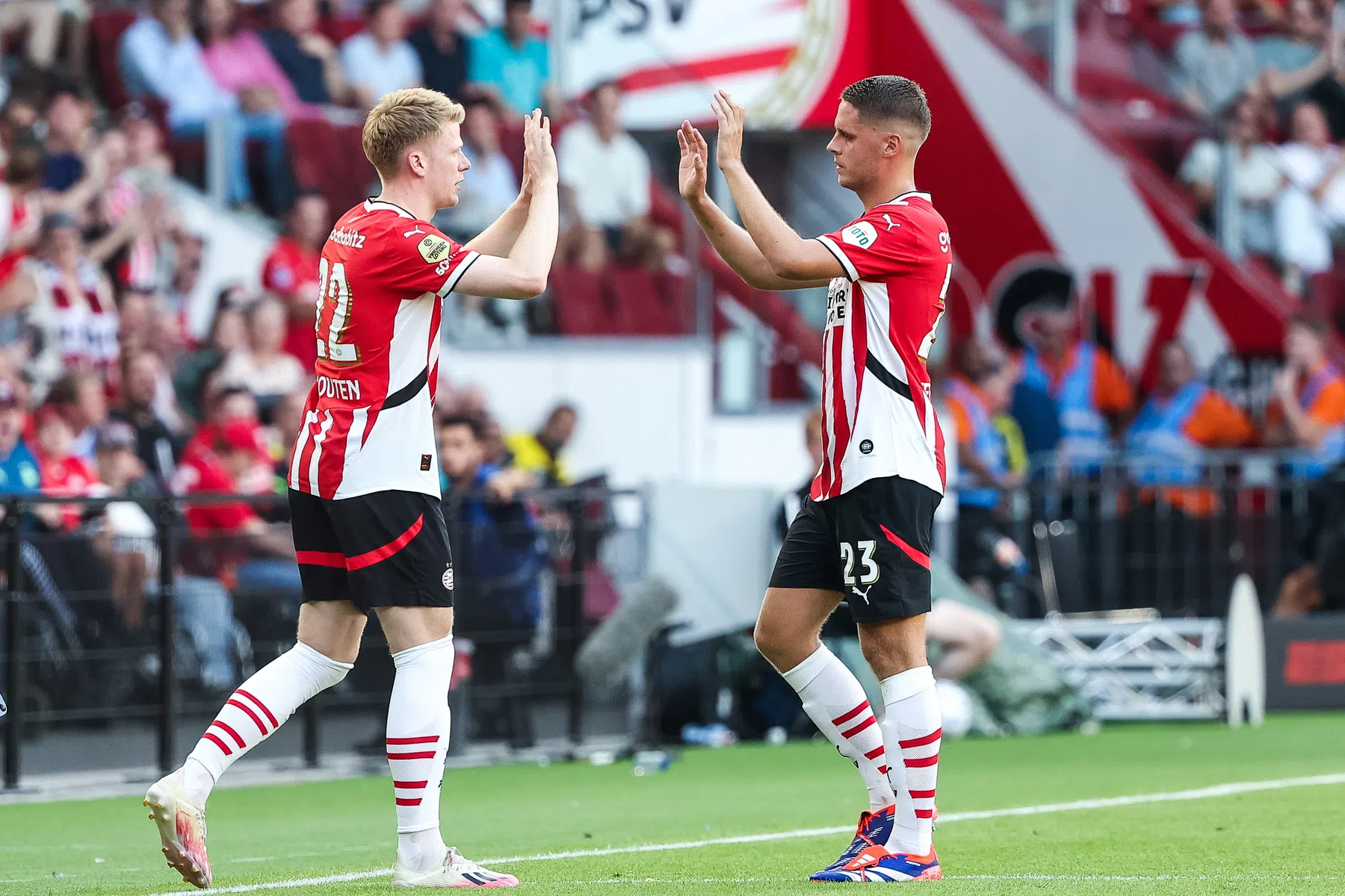 Van der Vaart plaatst vraagtekens bij middenveld PSV