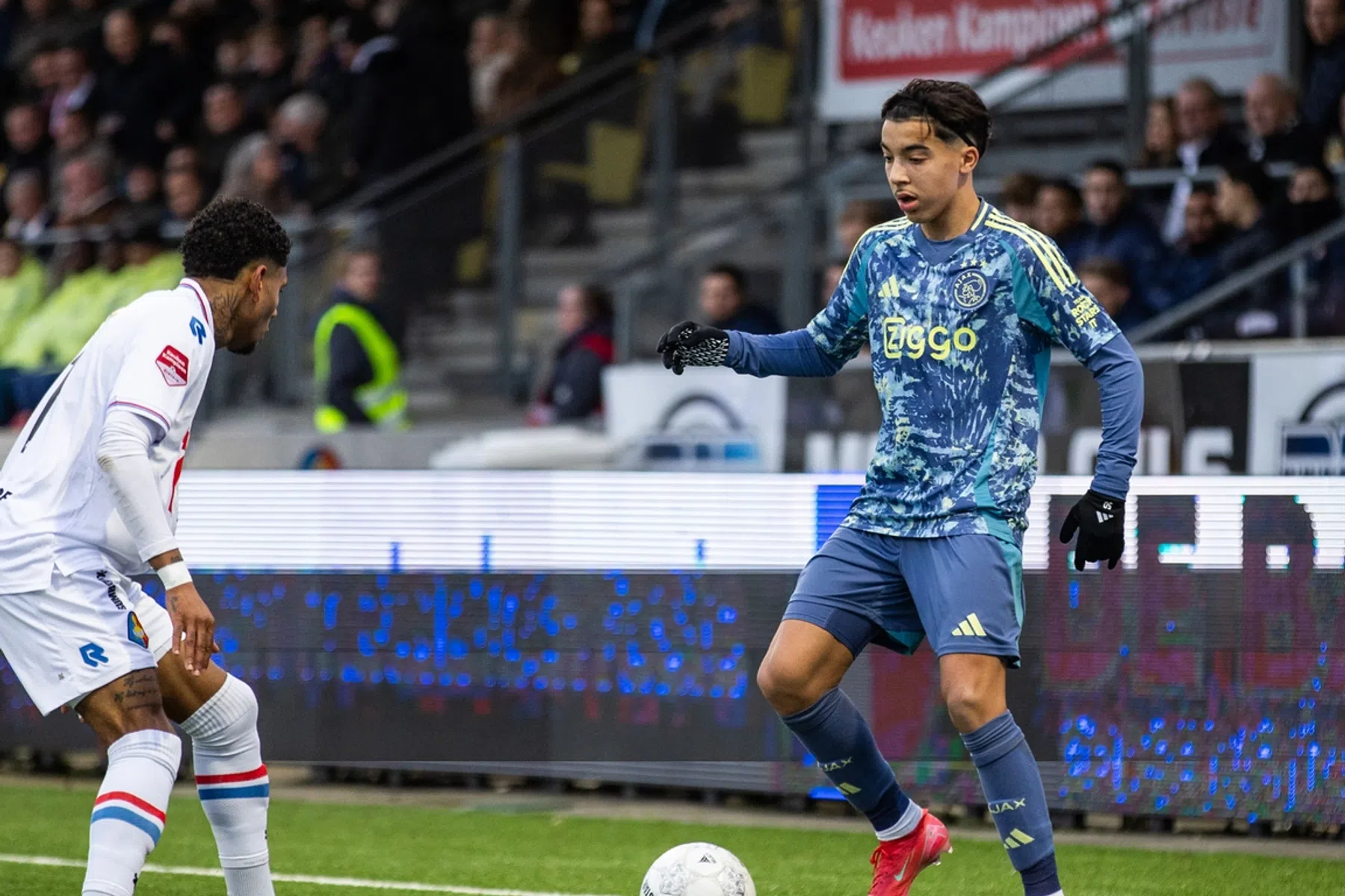 Ajax en toptalent Bounida komen er nog niet uit