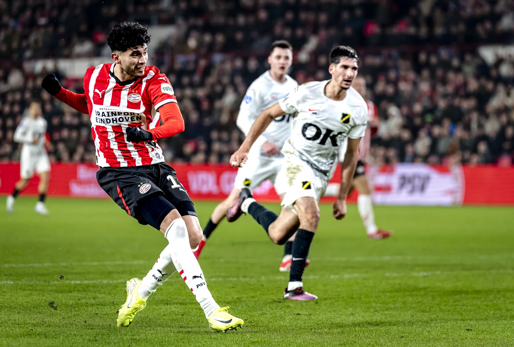 Pepi start in de basis tegen Liverpool, Schouten krijgt rust van Bosz