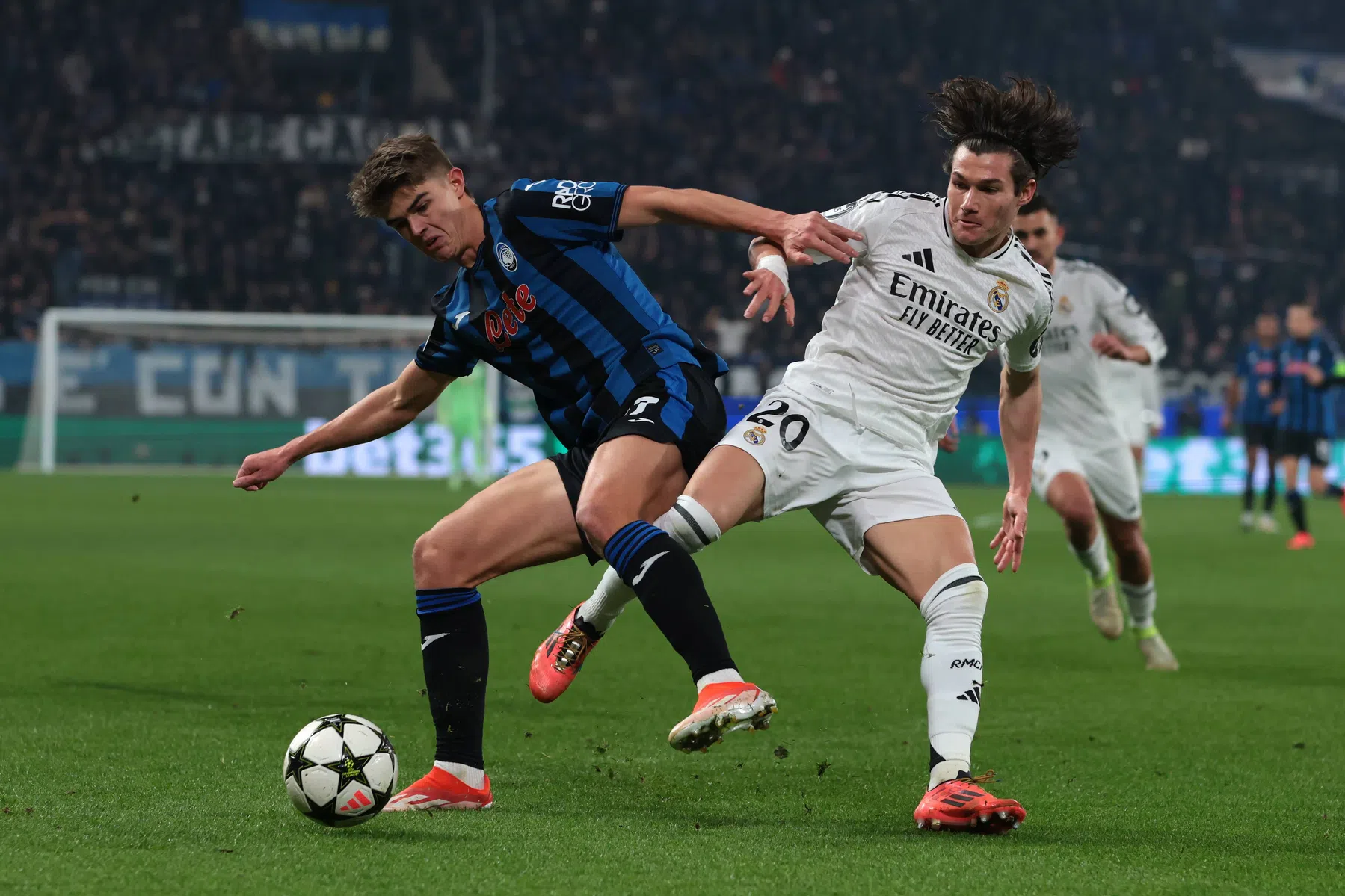 Dit gebeurt er als teams net zoveel punten hebben in de CL en EL