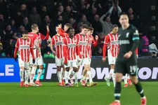 Thumbnail for article: PSV pakt cadeau van Slot gretig uit en boekt CL-zege op Liverpool