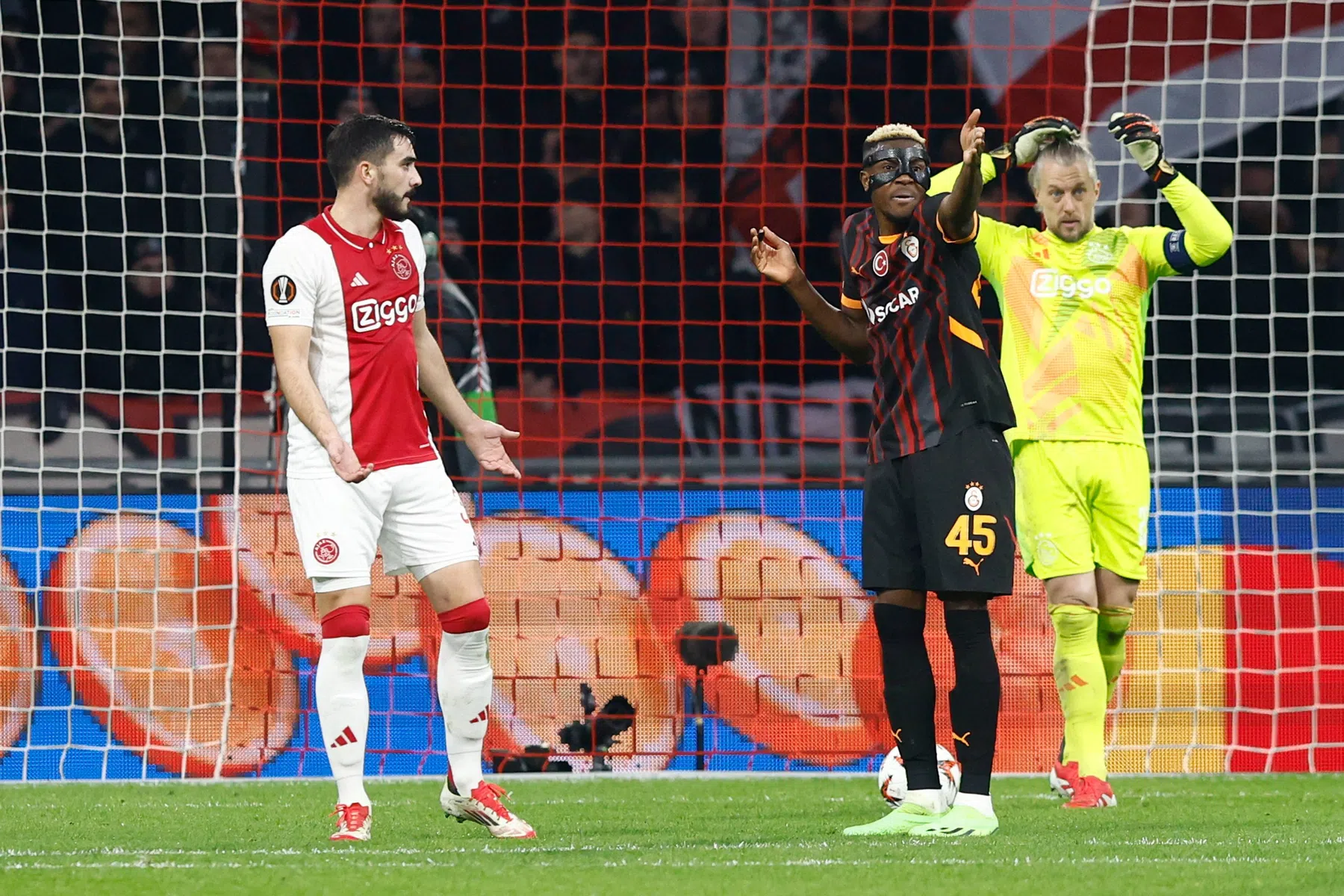 Ajax op Rapport: twee spelers blinken uit bij zege op Galatasaray