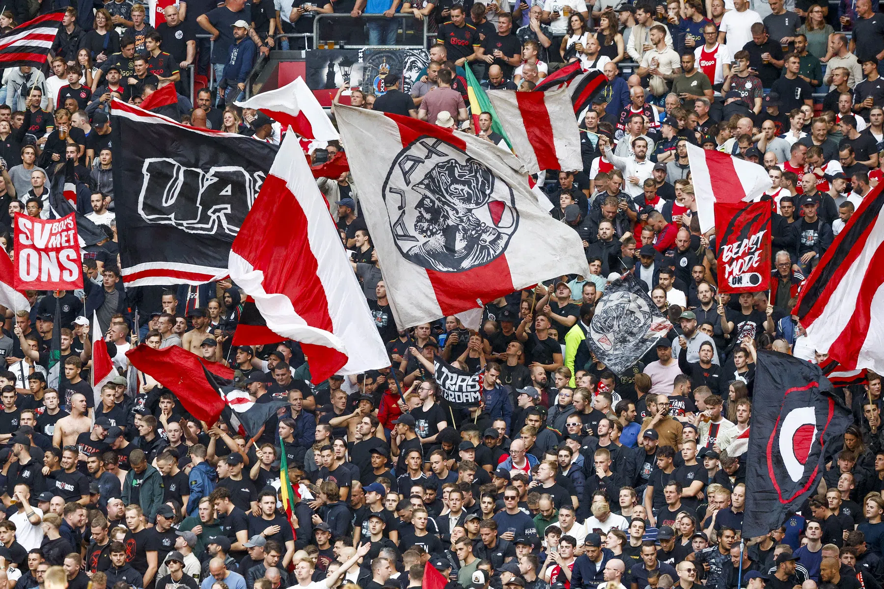 Kies tussen Ajax en Galatasaray: maak kans op 50x je inleg!
