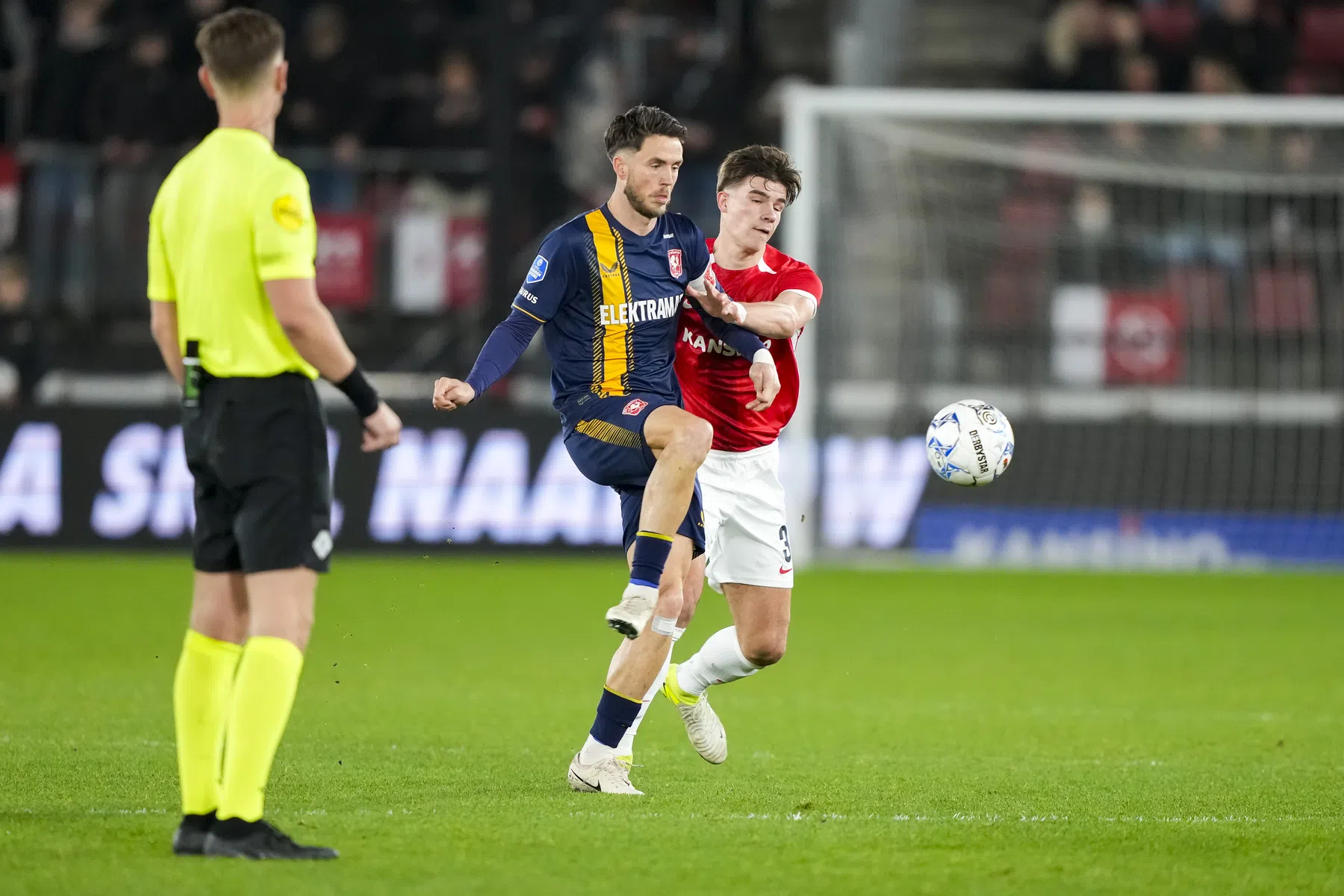 Goes: 'Voetbal is toch een contactsport?'