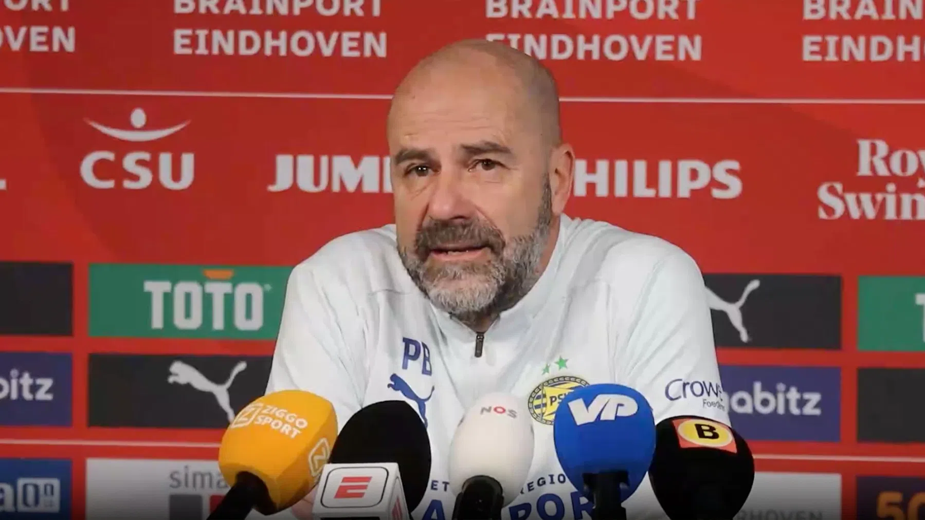 Bosz grapt over vervanging Pepi: 'Doe dan maar Messi'