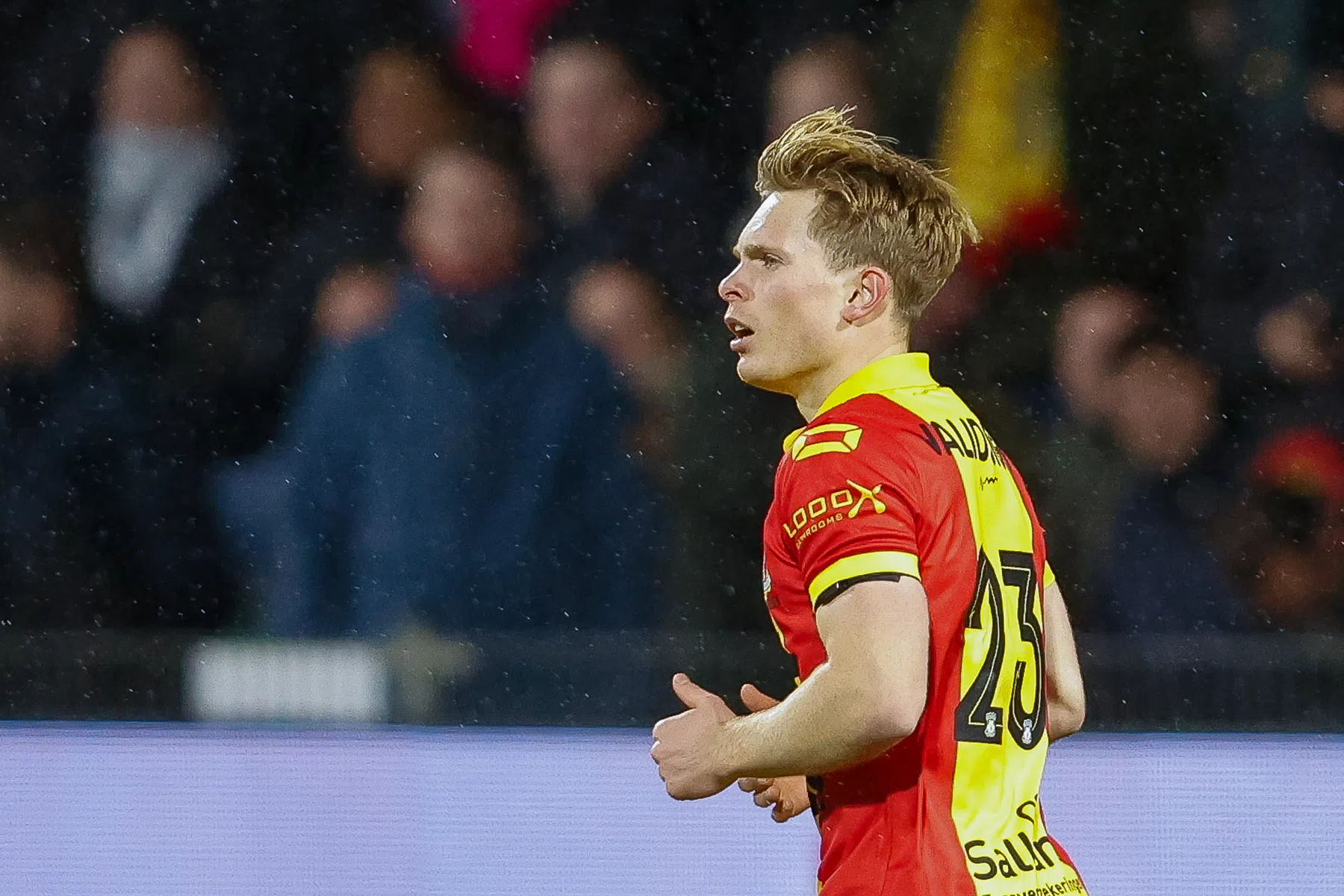 Ajax heeft met Edvardsen eindelijk linkeraanvaller binnen