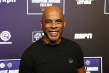 Thumbnail for article: Helder blikt terug: 'Ik reed mijn auto expres tegen een boom'