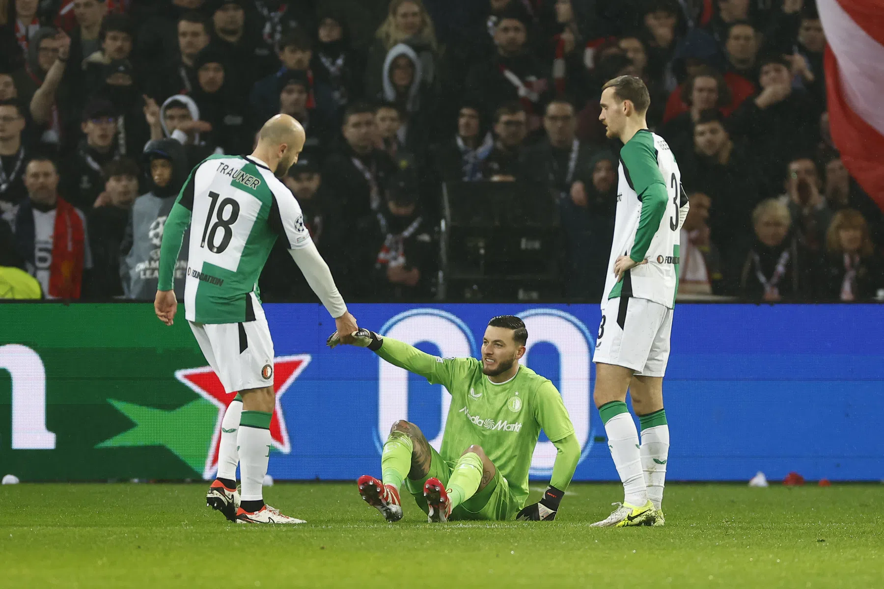 Domper voor Feyenoord: einde seizoen Bijlow
