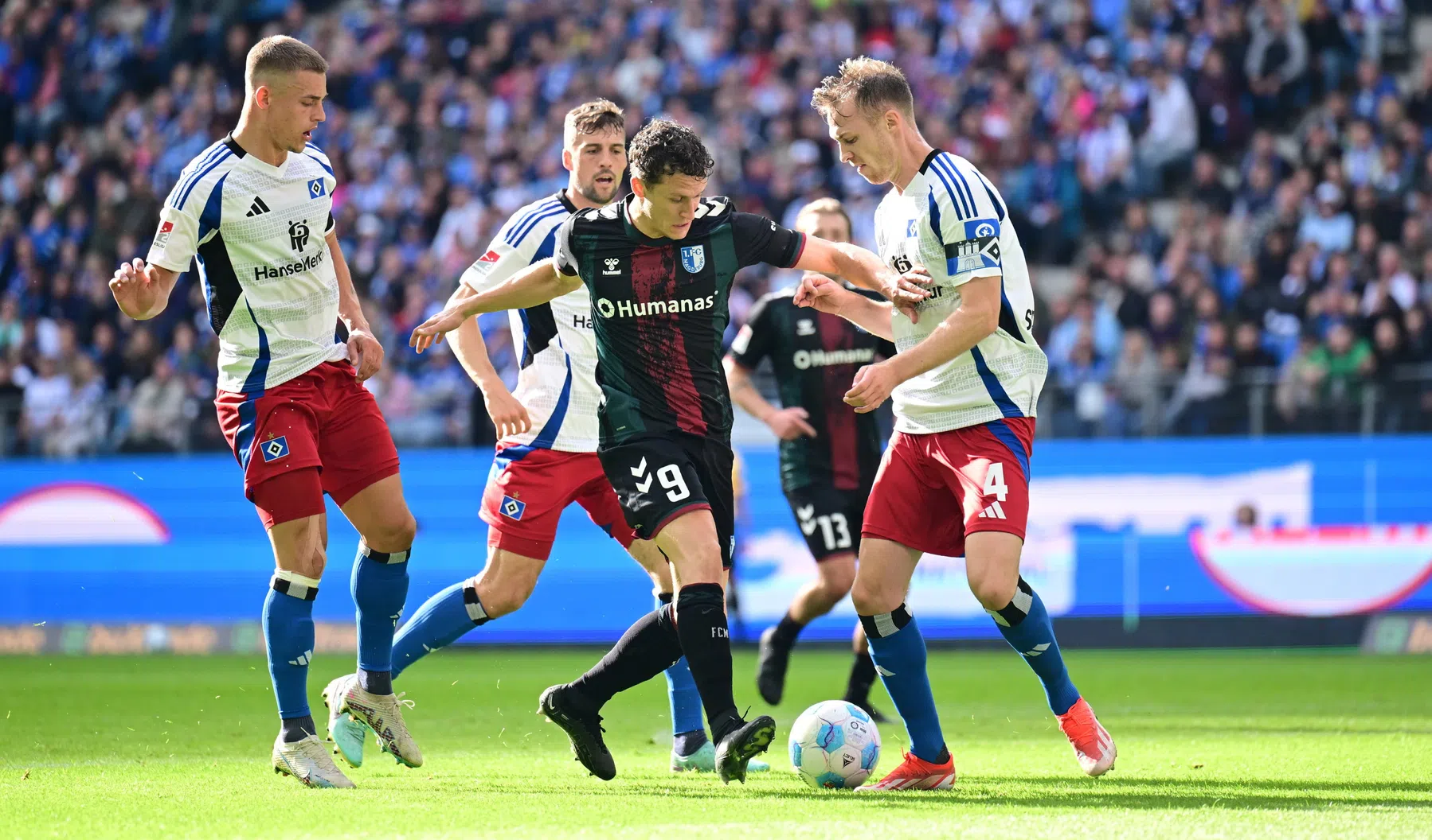 Topscorer Kaars maakt er vier en brengt Van Wonderen en Schalke in problemen