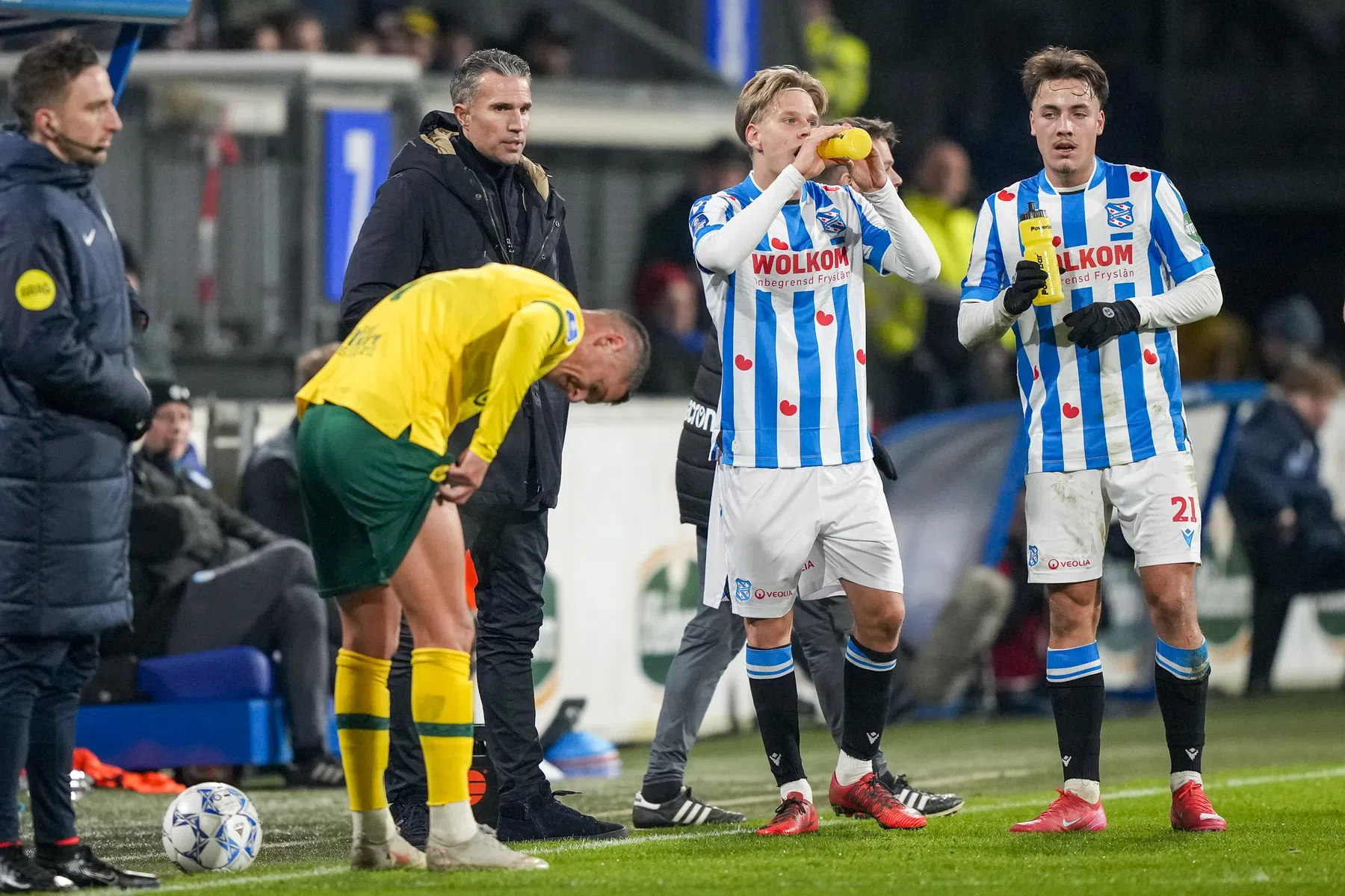Fortuna met twaalf man tegen Heerenveen: 'Ik vind het echt schandalig'