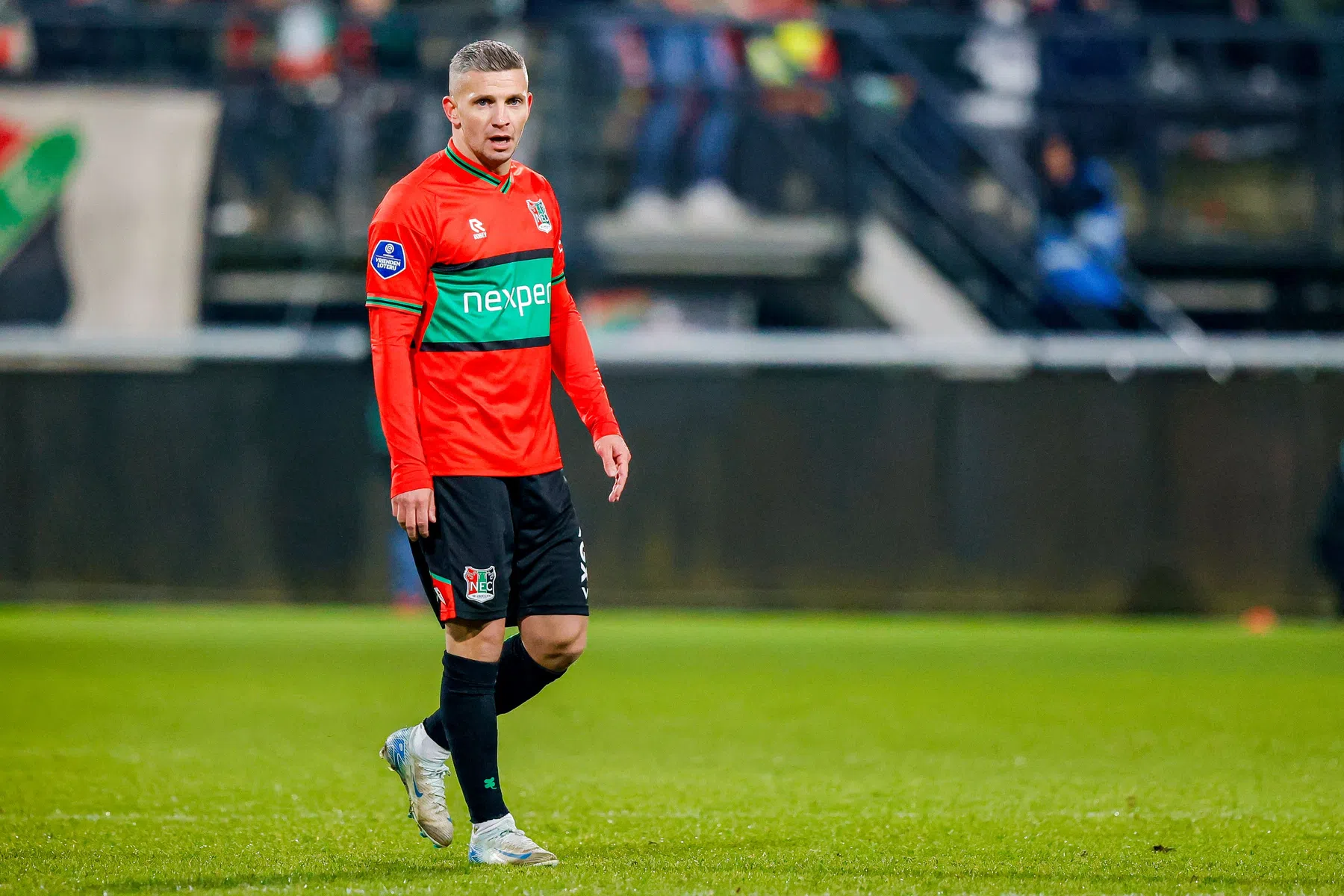 Linssen vertelt over onderonsjes met PSV'ers Benítez en Mauro Júnior