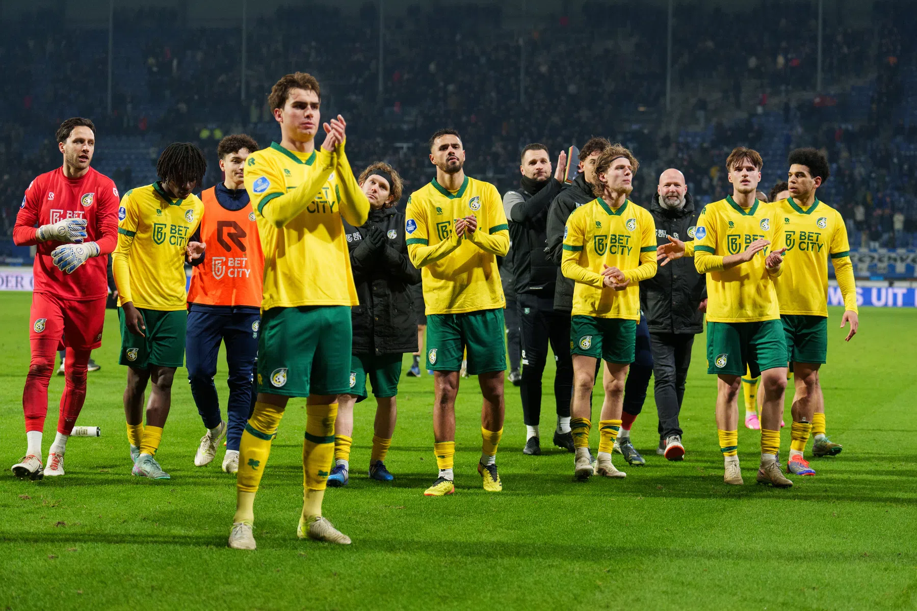 KNVB vraagt advies aan IFAB over twaalf-tegen-elf-situatie