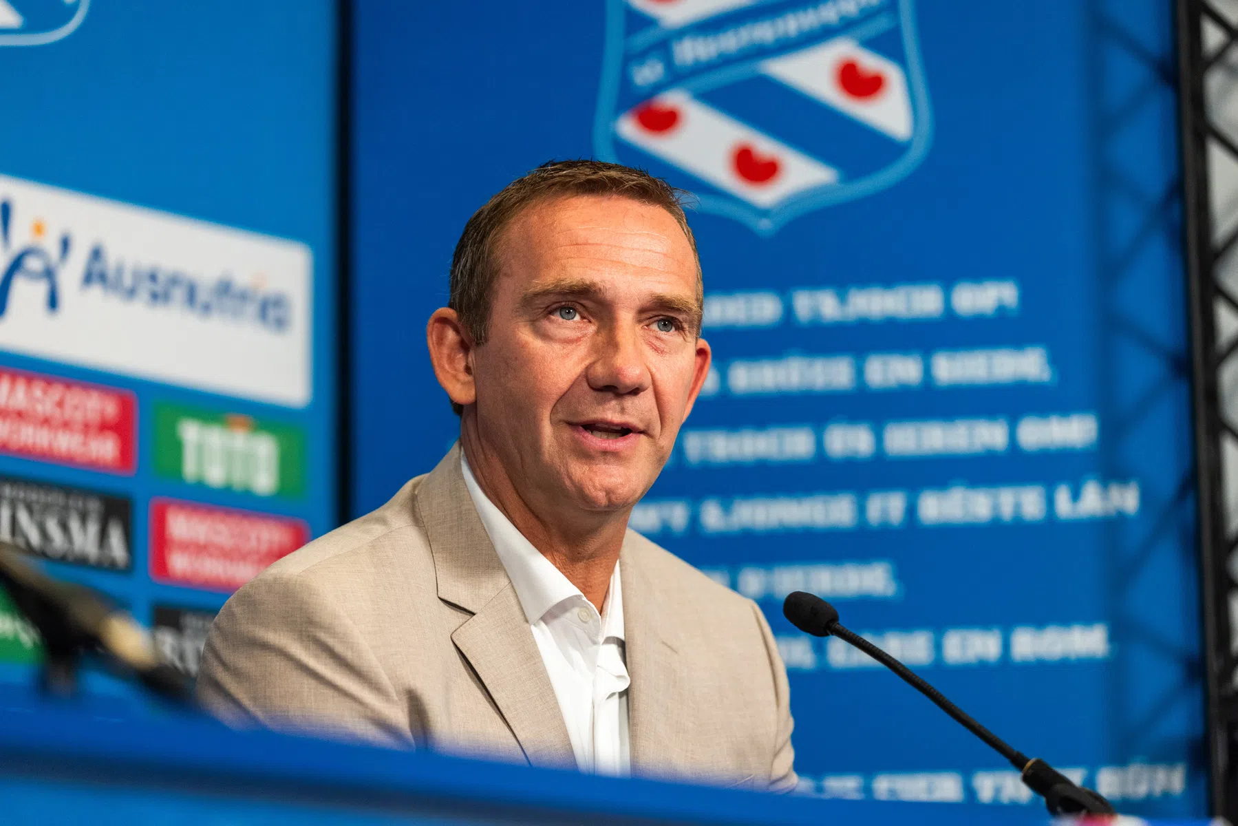 Heerenveen laat zich informeren over curieuze twaalf-tegen-elf-situatie