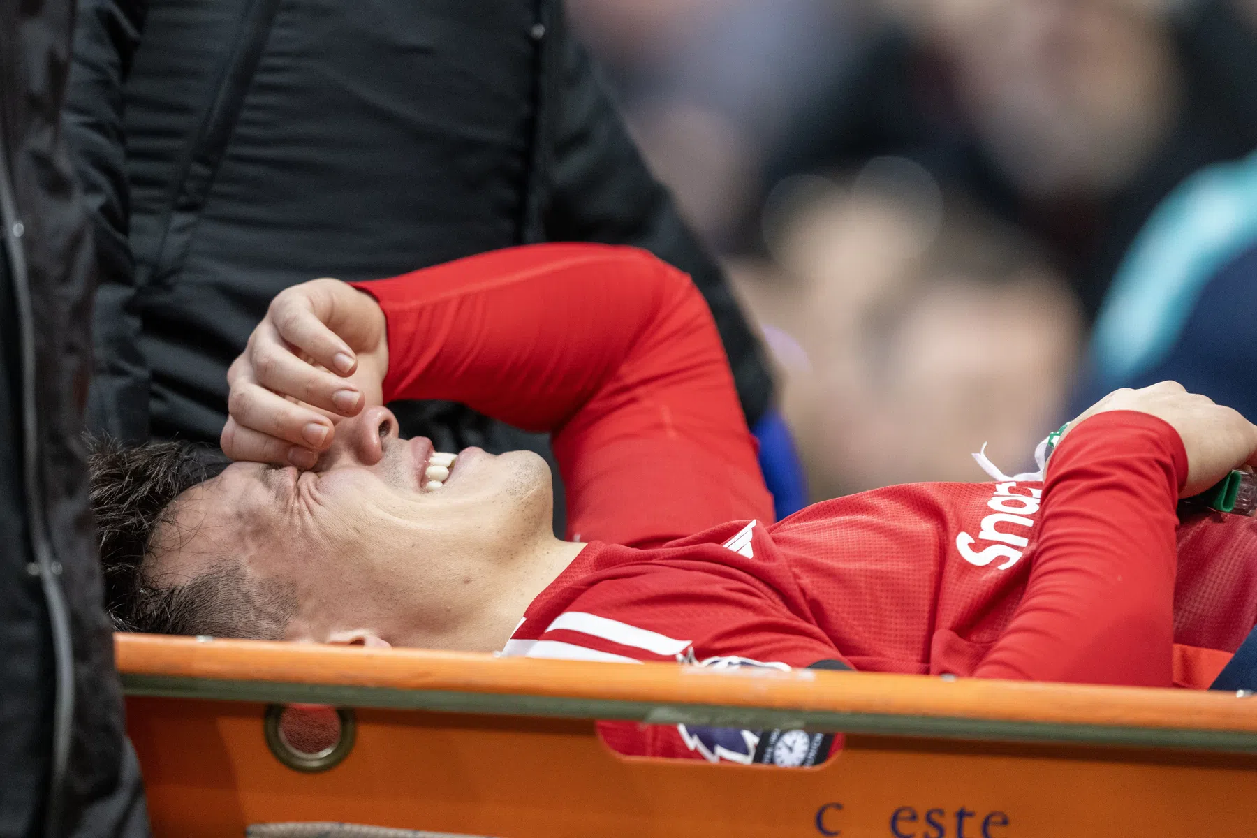 Amorim verwacht slecht nieuws over huilend afgevoerde Martínez