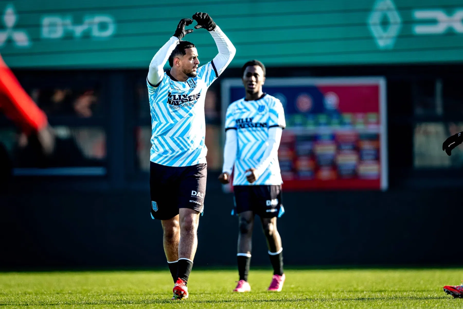 RKC wint degradatiekraker na rode kaart Almere en slaat gat van vier punten