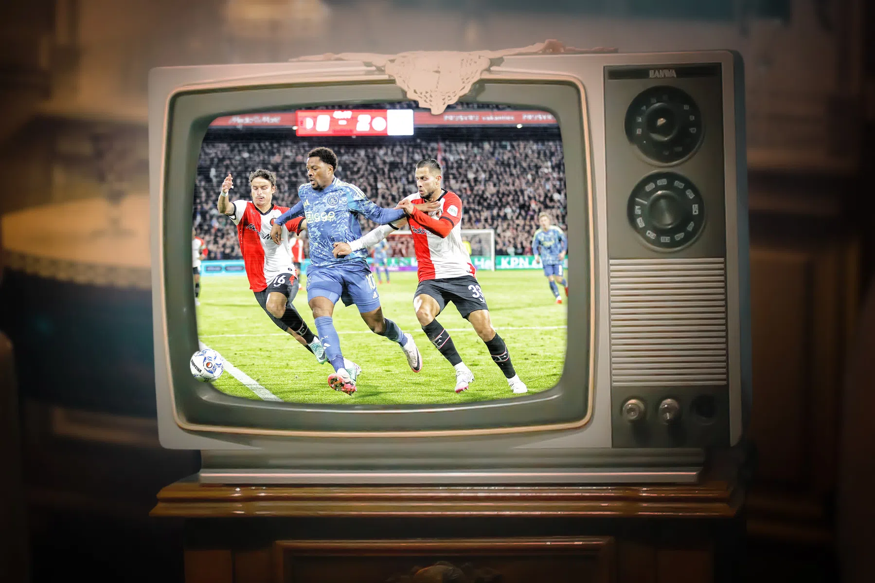 Voetbal op tv: hier kijk je naar Klassieker tussen Ajax en Feyenoord
