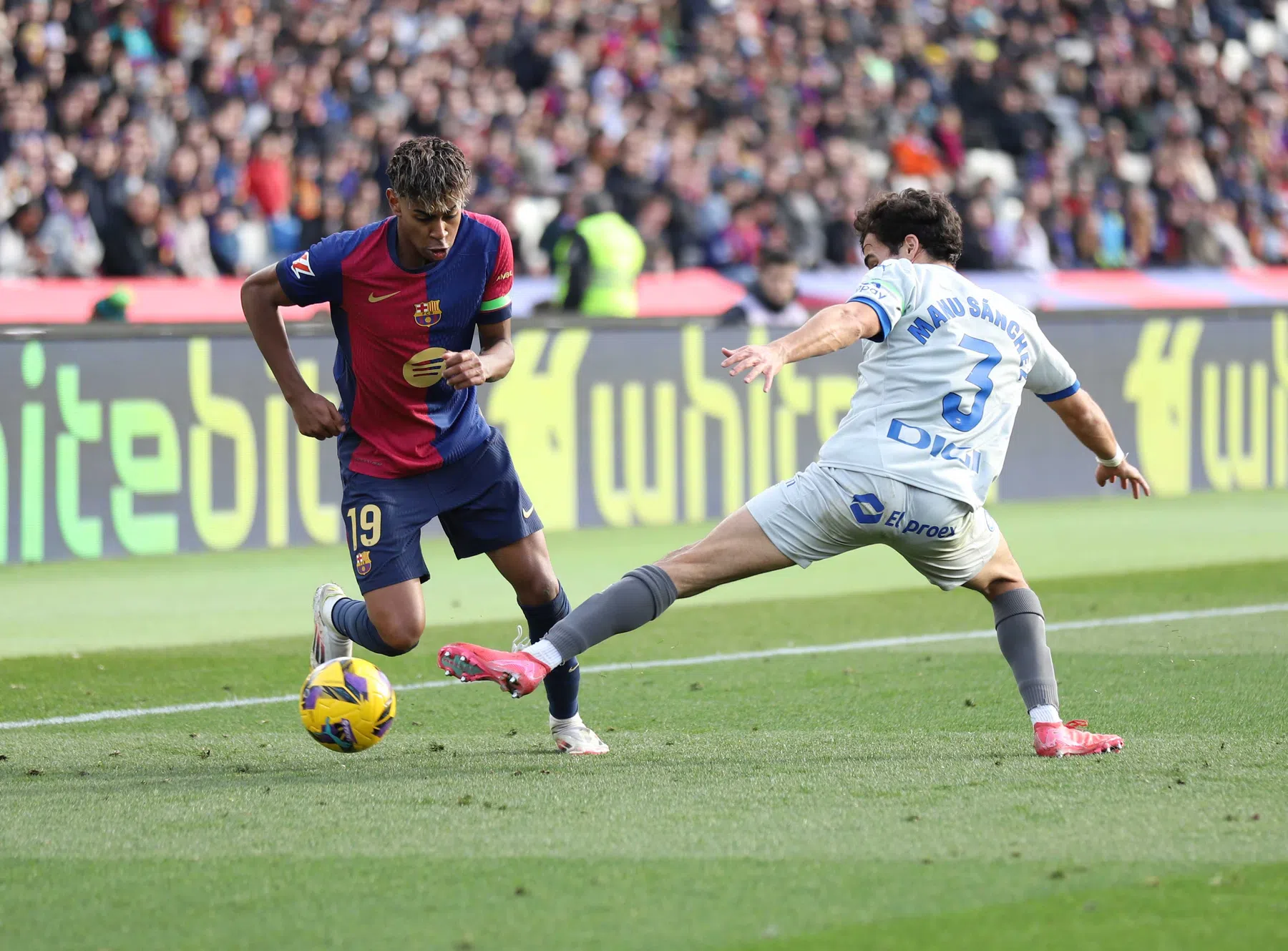 Yamal dribbelt Messi voorbij: 'Hij is gekroond tot koning'