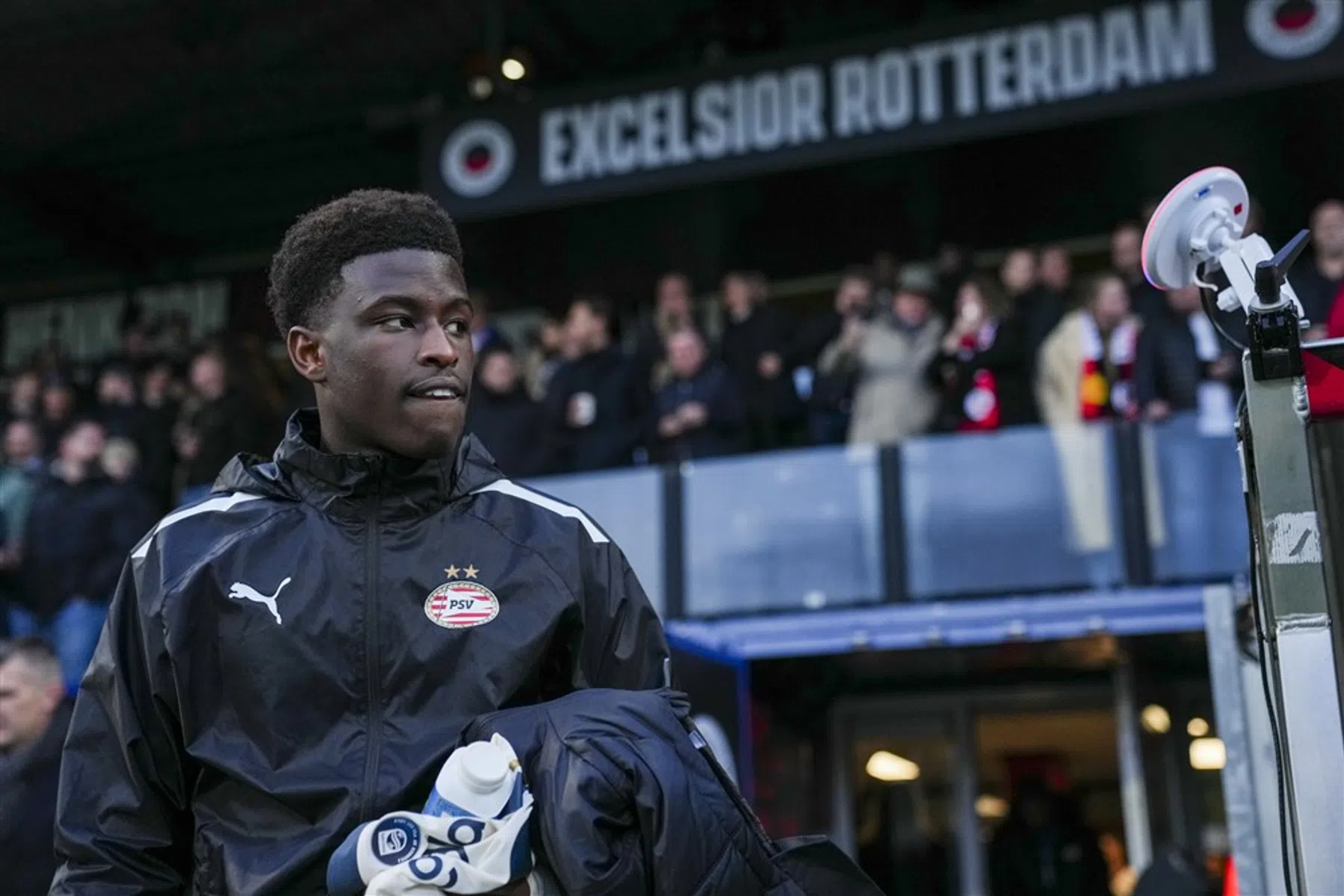 'De vraag is of Babadi beter is dan Levi Smans op dit moment'