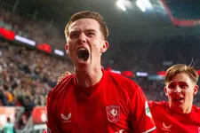 Thumbnail for article: 'Je ziet het verschil tussen FC Twente en FC Utrecht'