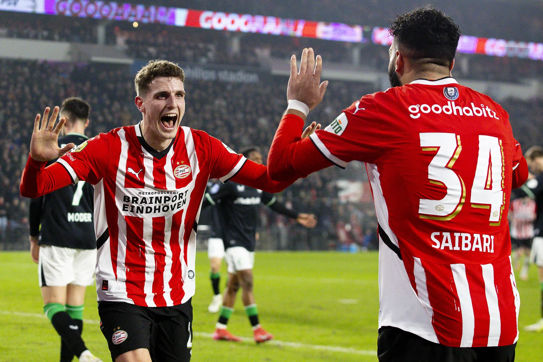 PSV hoeft niet tot het gaatje te gaan om Feyenoord uit de beker te knikkeren