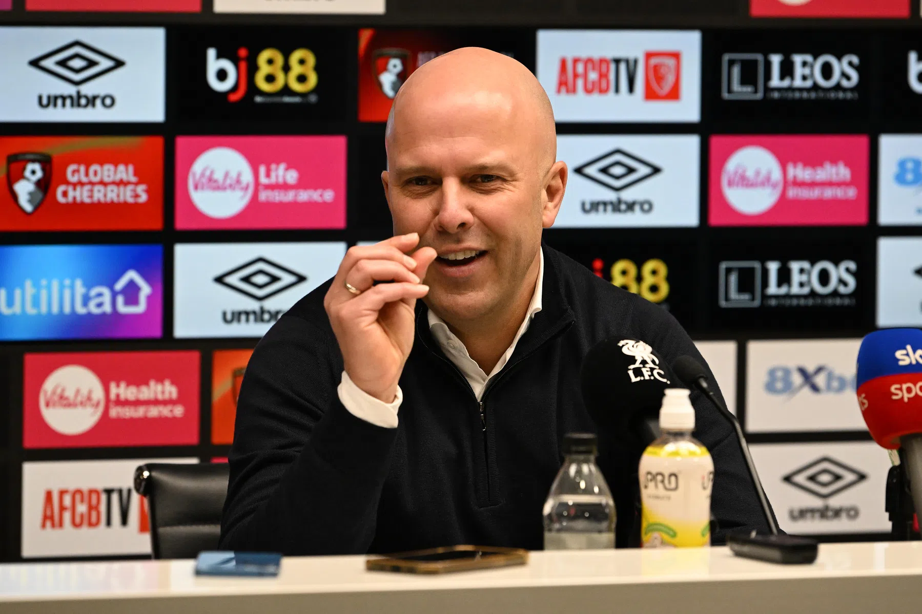 Gebrek aan actie op de transfermarkt deert Liverpool-coach Slot totaal niet