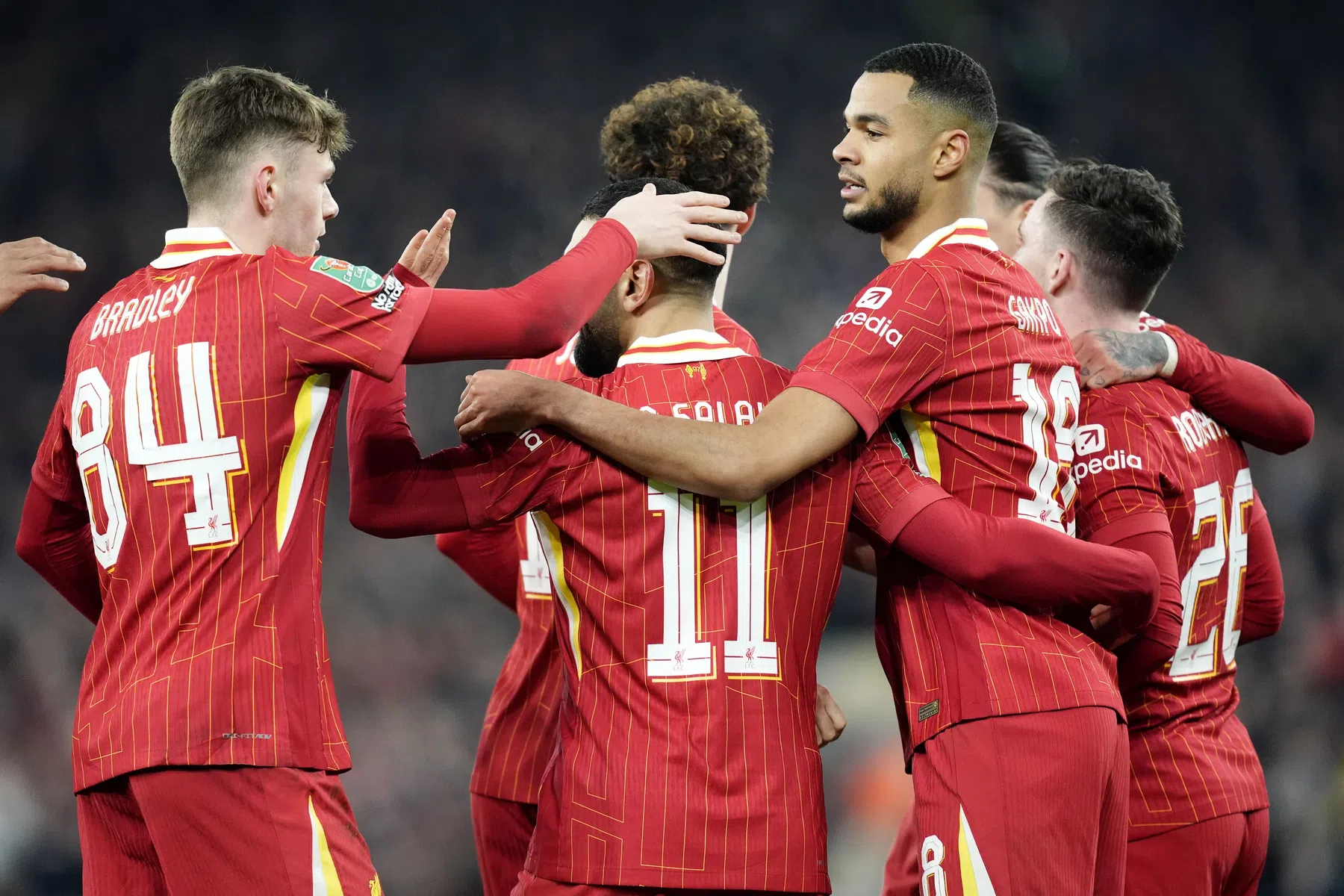 Slot staat op drempel van eerste prijs met Liverpool na royale zege op Spurs
