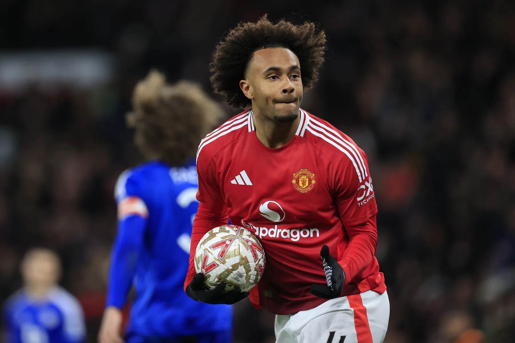 Zirkzee leidt bekerzege United in bij Old Trafford-rentree Van Nistelrooij