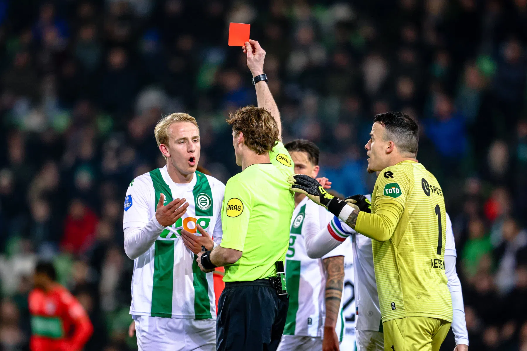 Tien Groningers houden stand tegen machteloos NEC