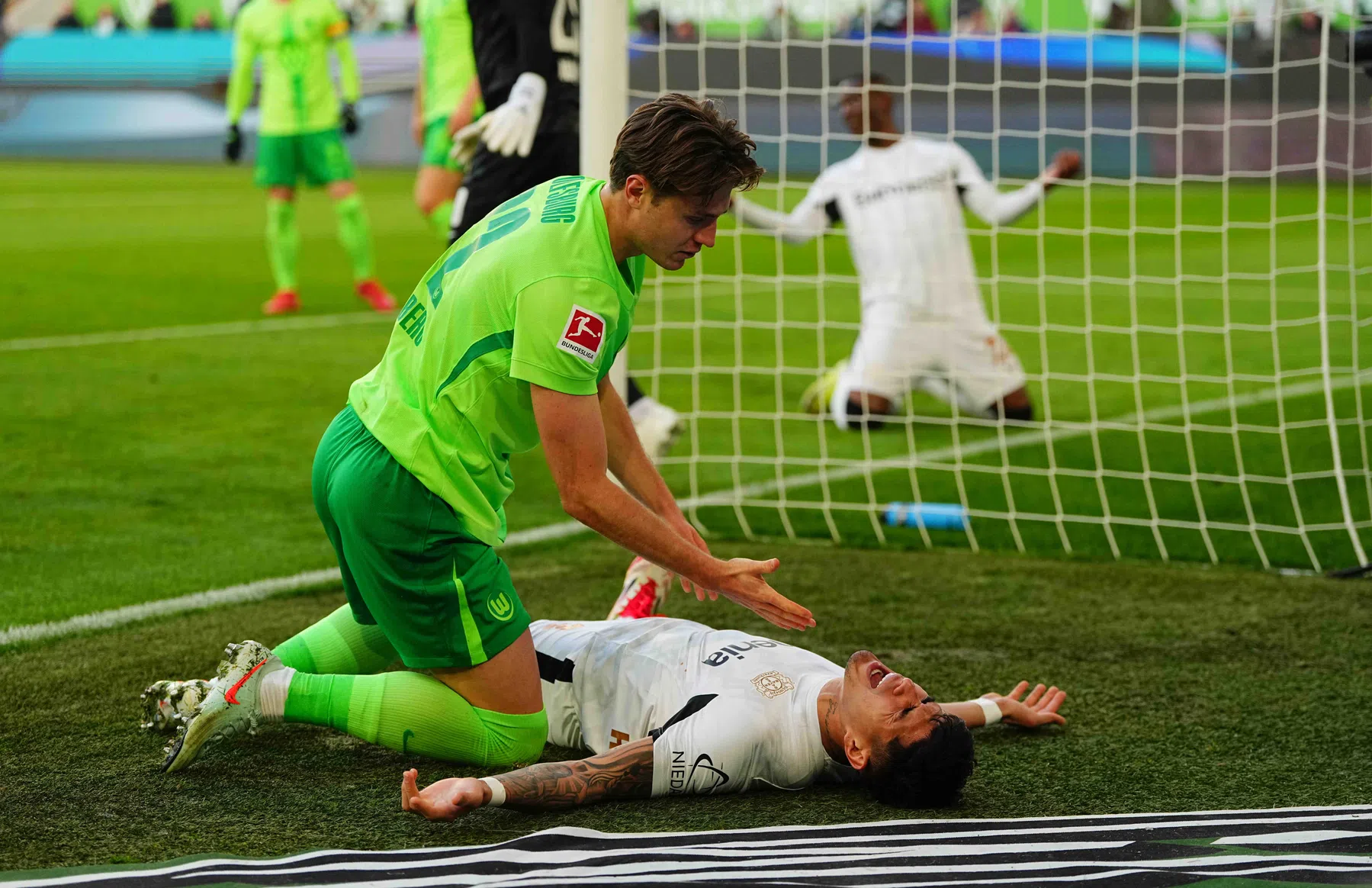 Leverkusen bijt zich stuk op Wolfsburg, pijnlijke middag voor Dortmund