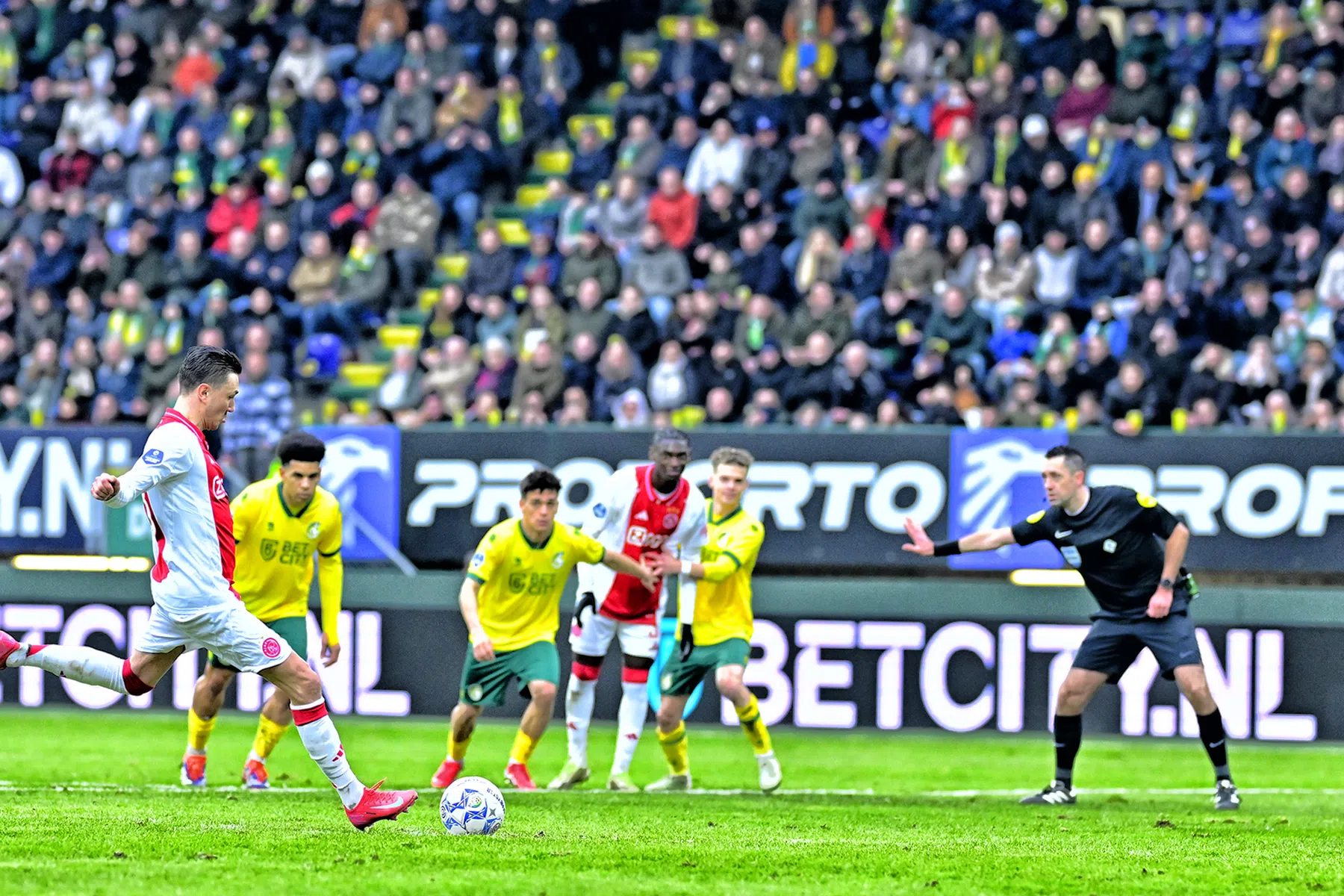 Berghuis verklaart keuze bij gemiste strafschop: 'Was bang om uit te glijden'