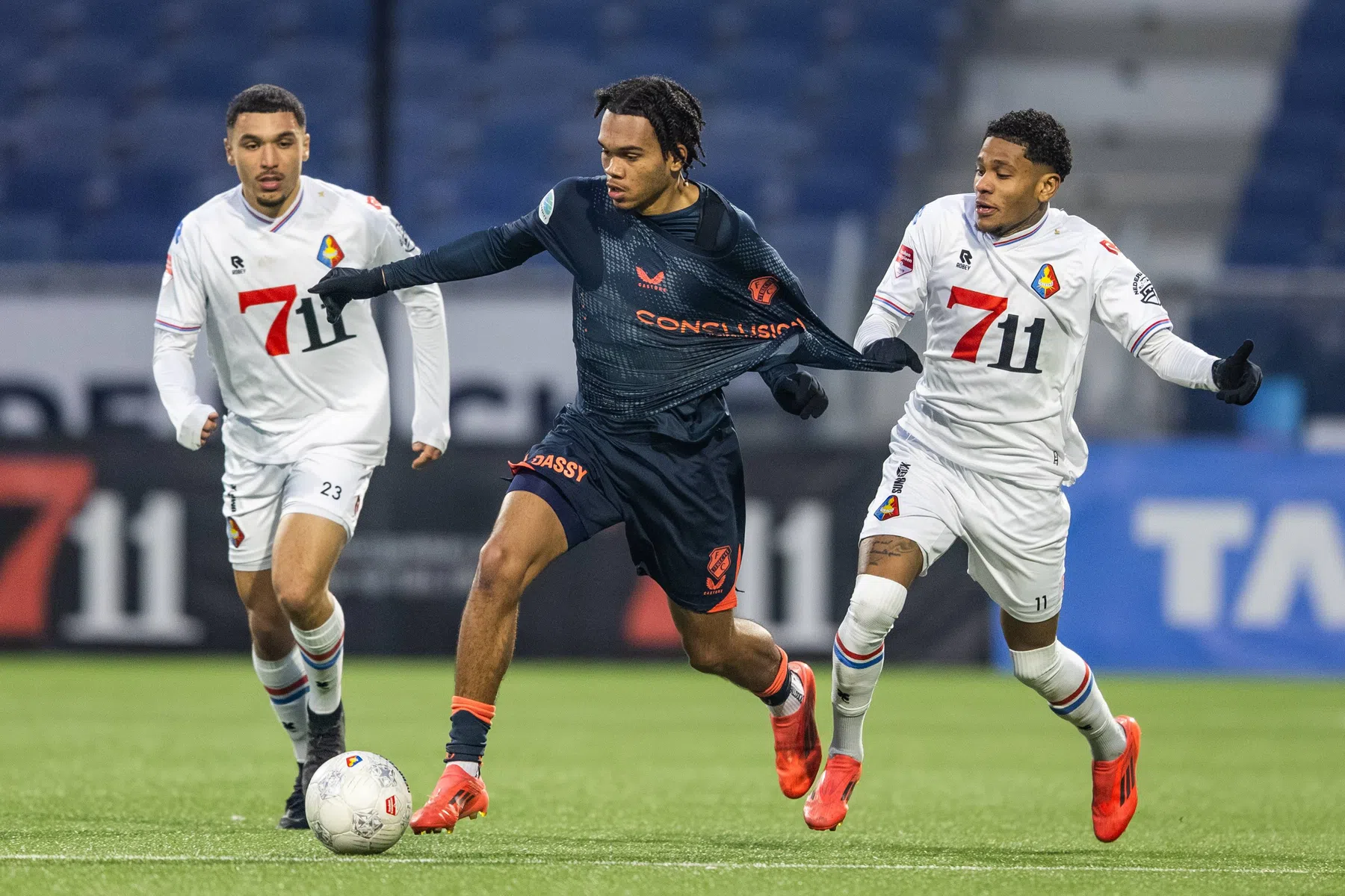 Telstar zet Jong FC Utrecht te kijk en mag nog dromen van play-offs