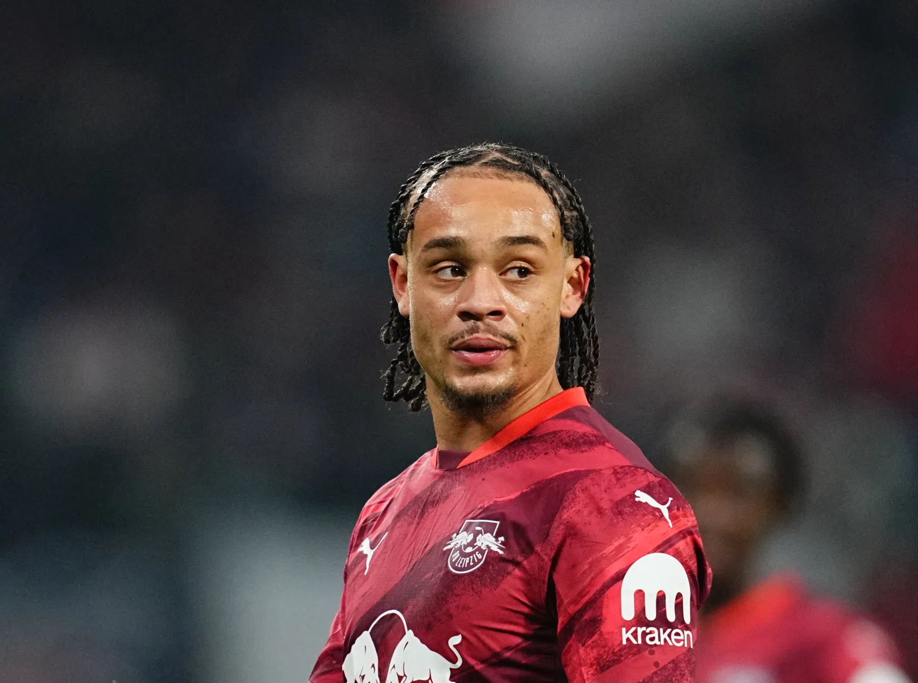 Simons na glansrol bij Leipzig op de vingers getikt door trainer en teamgenoot