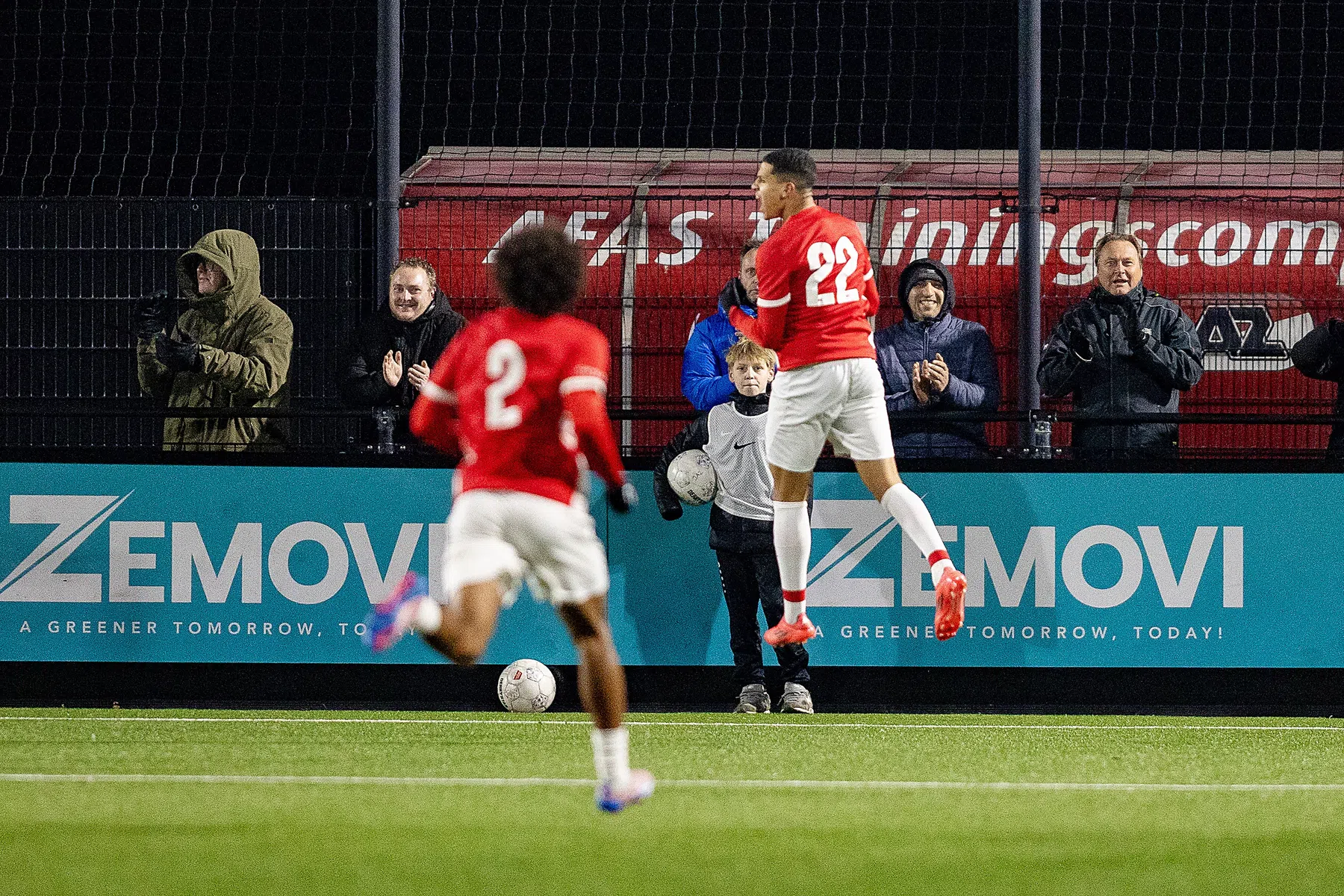 AZ knikkert Benfica uit Youth League met dank aan penaltyheld Zeggen
