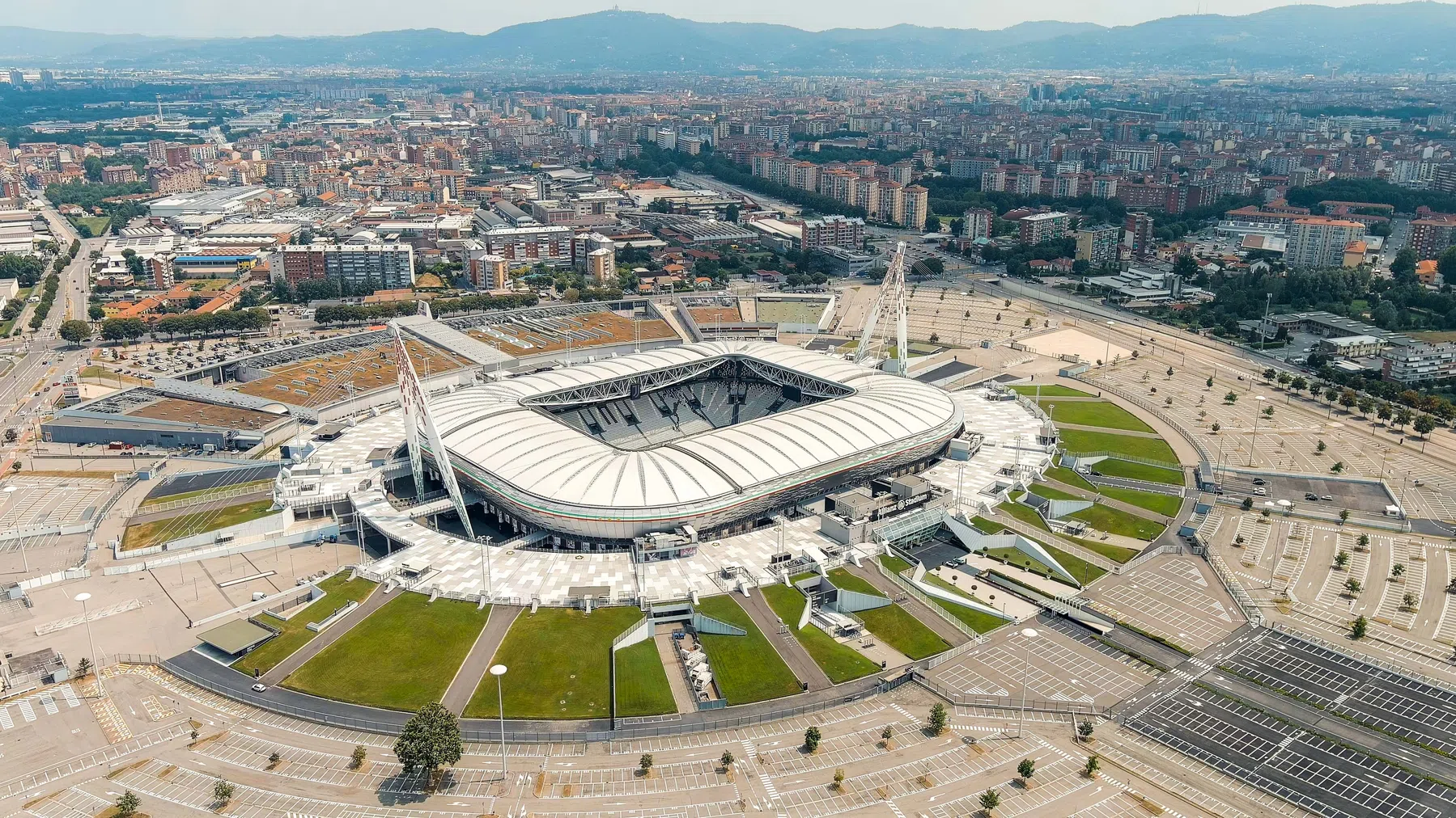 PSV-opponent: Arme Dame met gouden creditcard