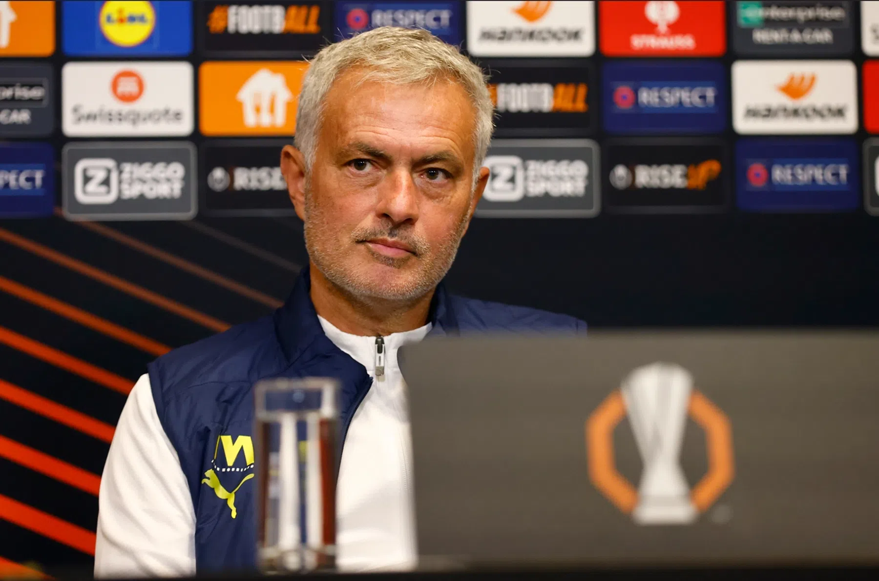Mourinho komt op sarcastische wijze terug op 'vete' met 'GOAT' Icardi