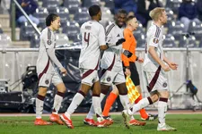 Thumbnail for article: Uitblinker Mokio en Rasmussen loodsen Ajax naar triomf op Brusselse toendra