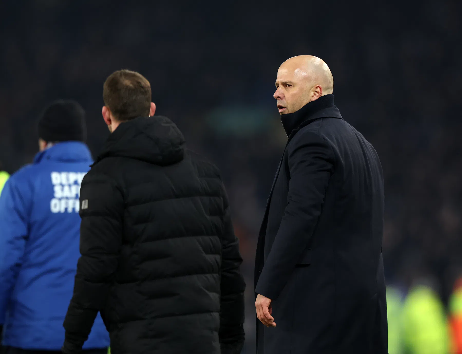 Waarom Arne Slot na zijn rode kaart niet met de pers sprak