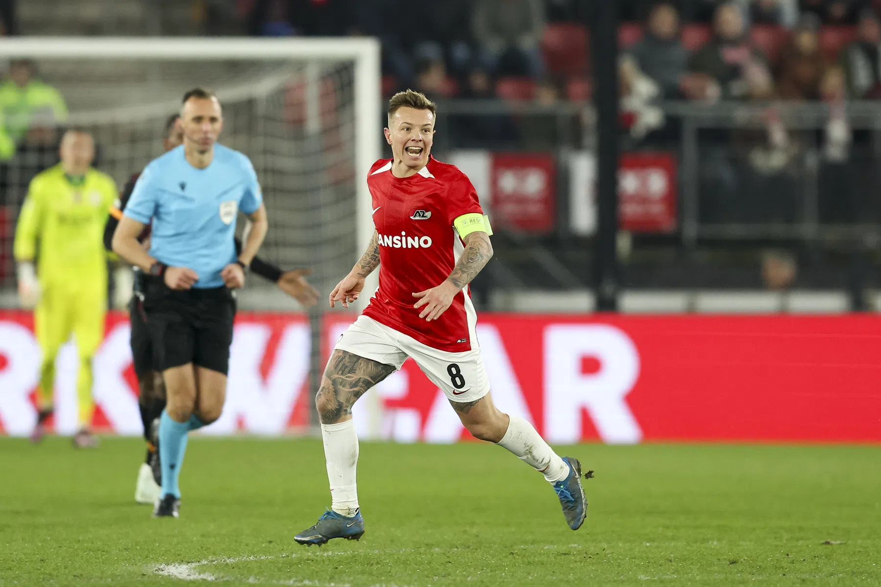 Clasie tempert euforie bij AZ: 'We mogen even blij zijn, maar ook niet te blij'