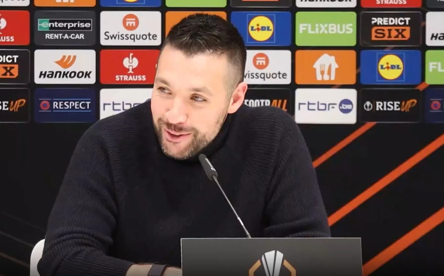 Farioli grapt over Mokio: 'Blij dat de transfermarkt is gesloten'